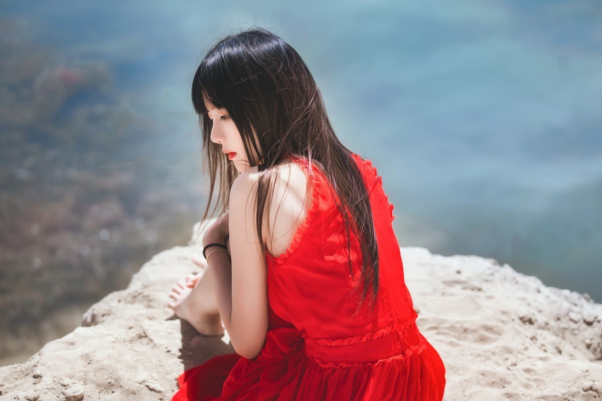 jpxgmn.cc[喵糖映画]Vol.372_秀发美少女海边飘逸红色长裙秀完美身材清爽迷人写真25P