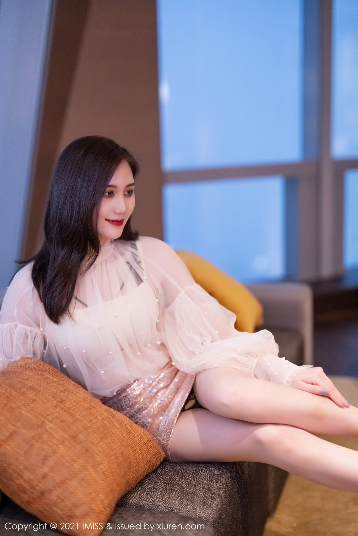 jpxgmn.cc[IMISS爱蜜社]Vol.567_气质女神SISY思私房床上半脱露性感内衣秀完美身材诱惑写真52P