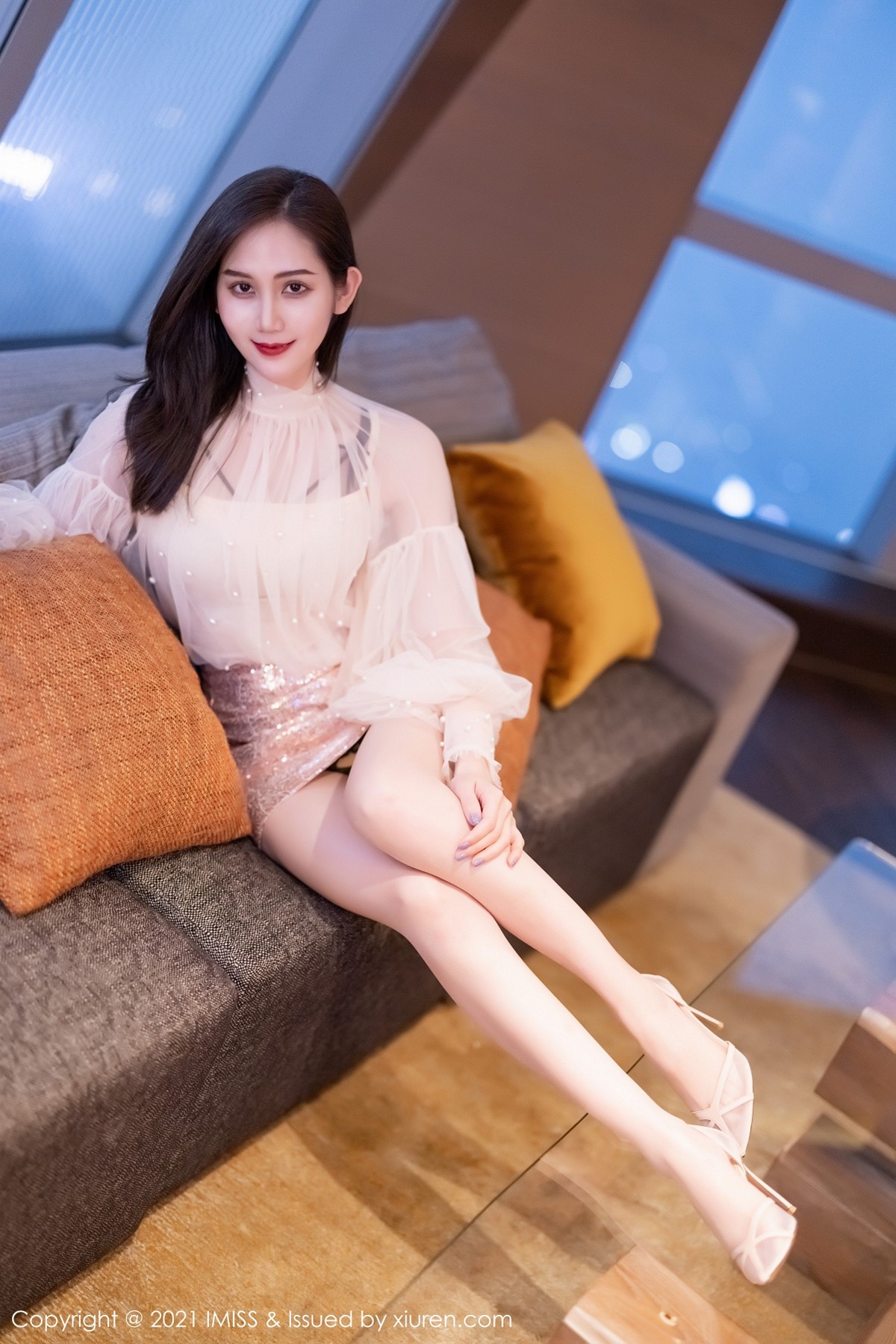 jpxgmn.cc[IMISS爱蜜社]Vol.567_气质女神SISY思私房床上半脱露性感内衣秀完美身材诱惑写真52P