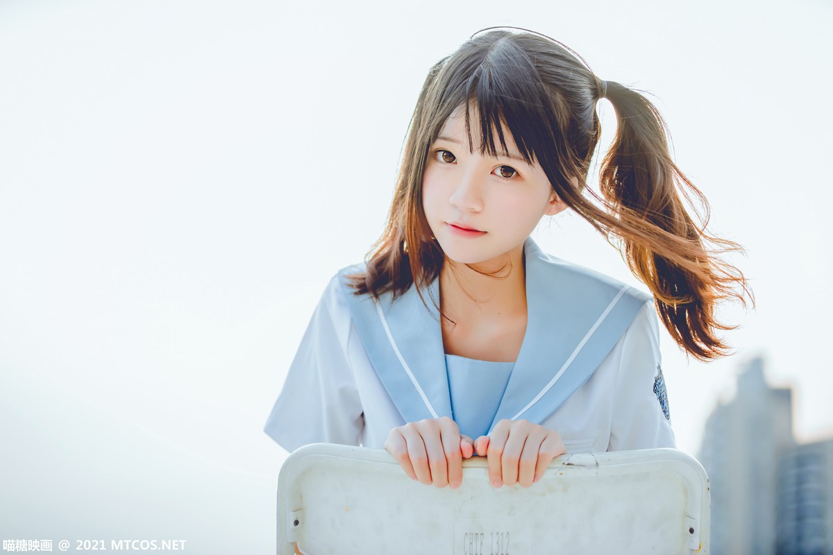 jpxgmn.cc[喵糖映画]Vol.374_双马尾美少女天台上性感女子高中生服饰配白丝袜迷人写真20P