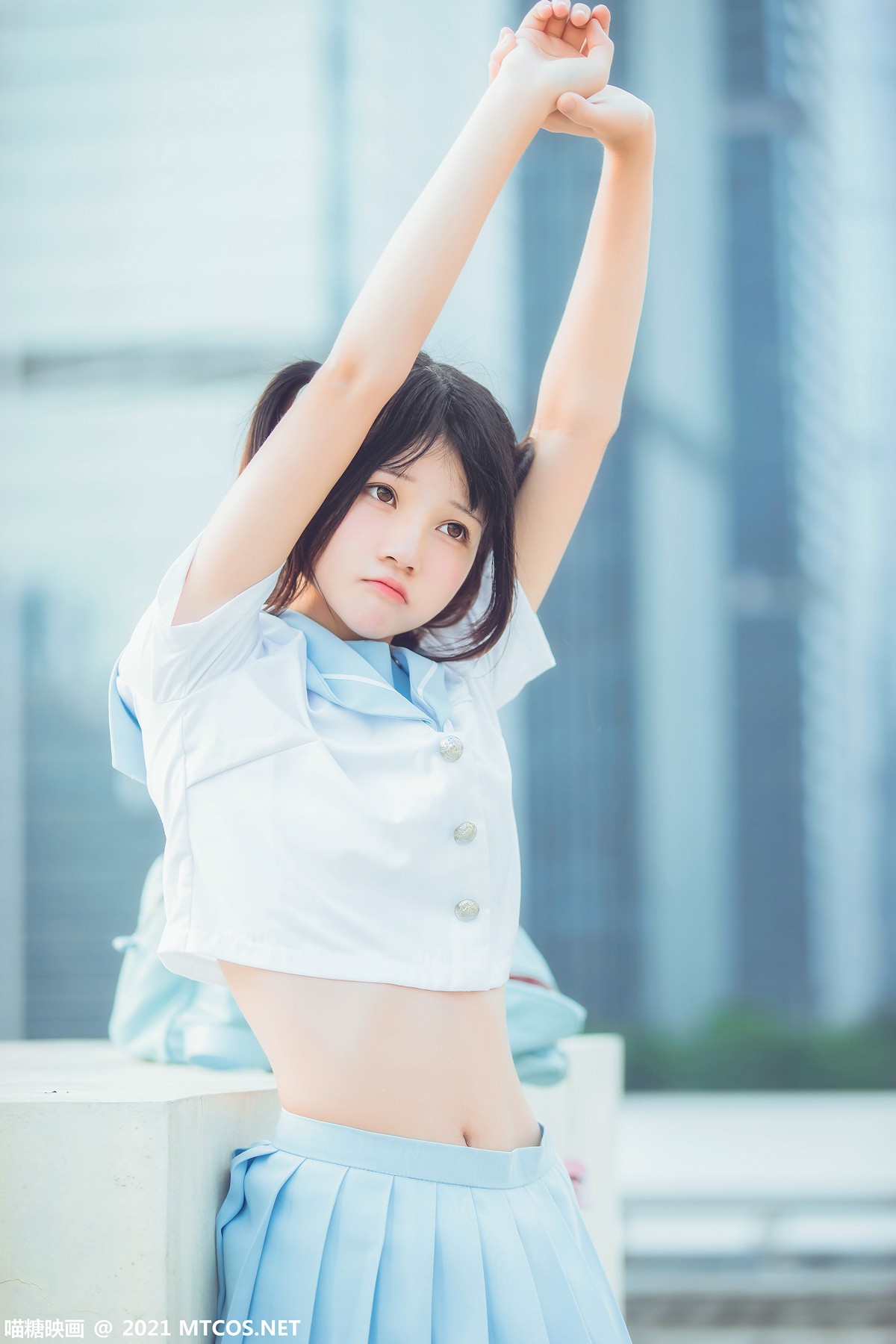 jpxgmn.cc[喵糖映画]Vol.374_双马尾美少女天台上性感女子高中生服饰配白丝袜迷人写真20P