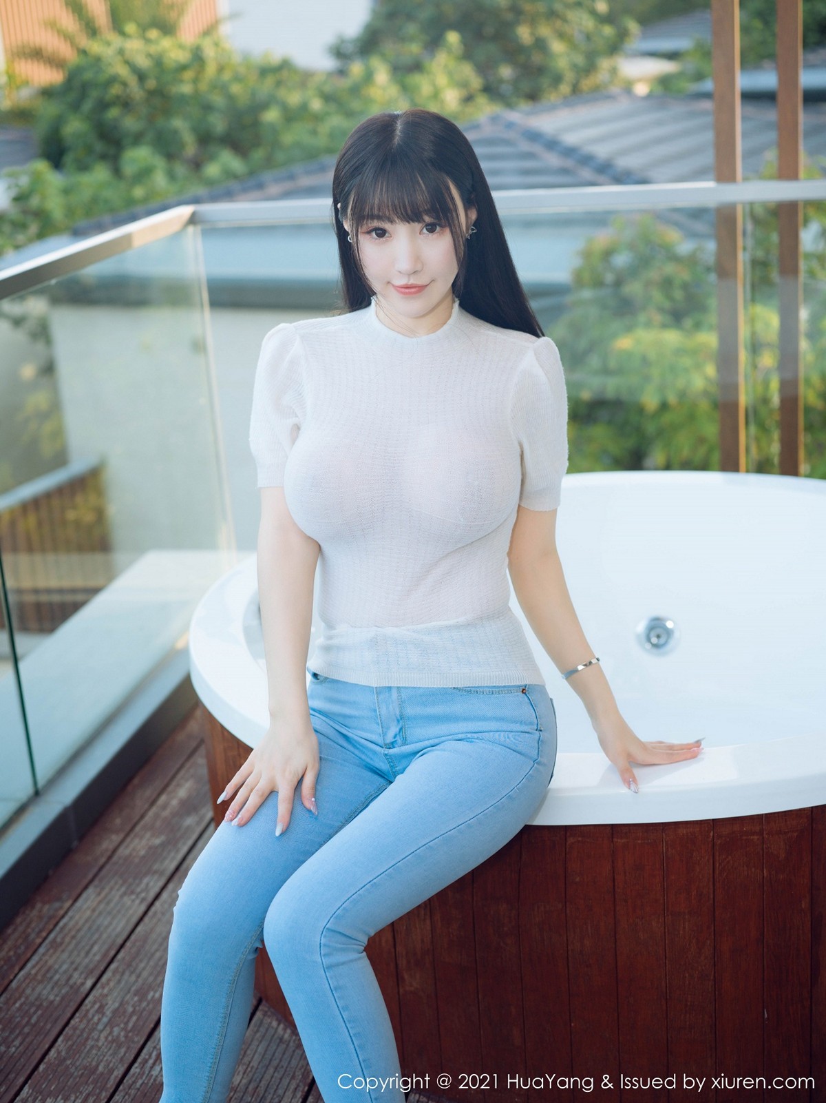 jpxgmn.cc[HuaYang花漾]Vol.380_女神朱可儿Flower三亚旅拍脱牛仔裤露无内肉丝惹火诱惑写真58P
