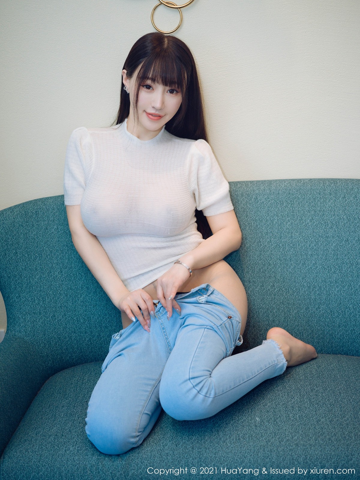 jpxgmn.cc[HuaYang花漾]Vol.380_女神朱可儿Flower三亚旅拍脱牛仔裤露无内肉丝惹火诱惑写真58P