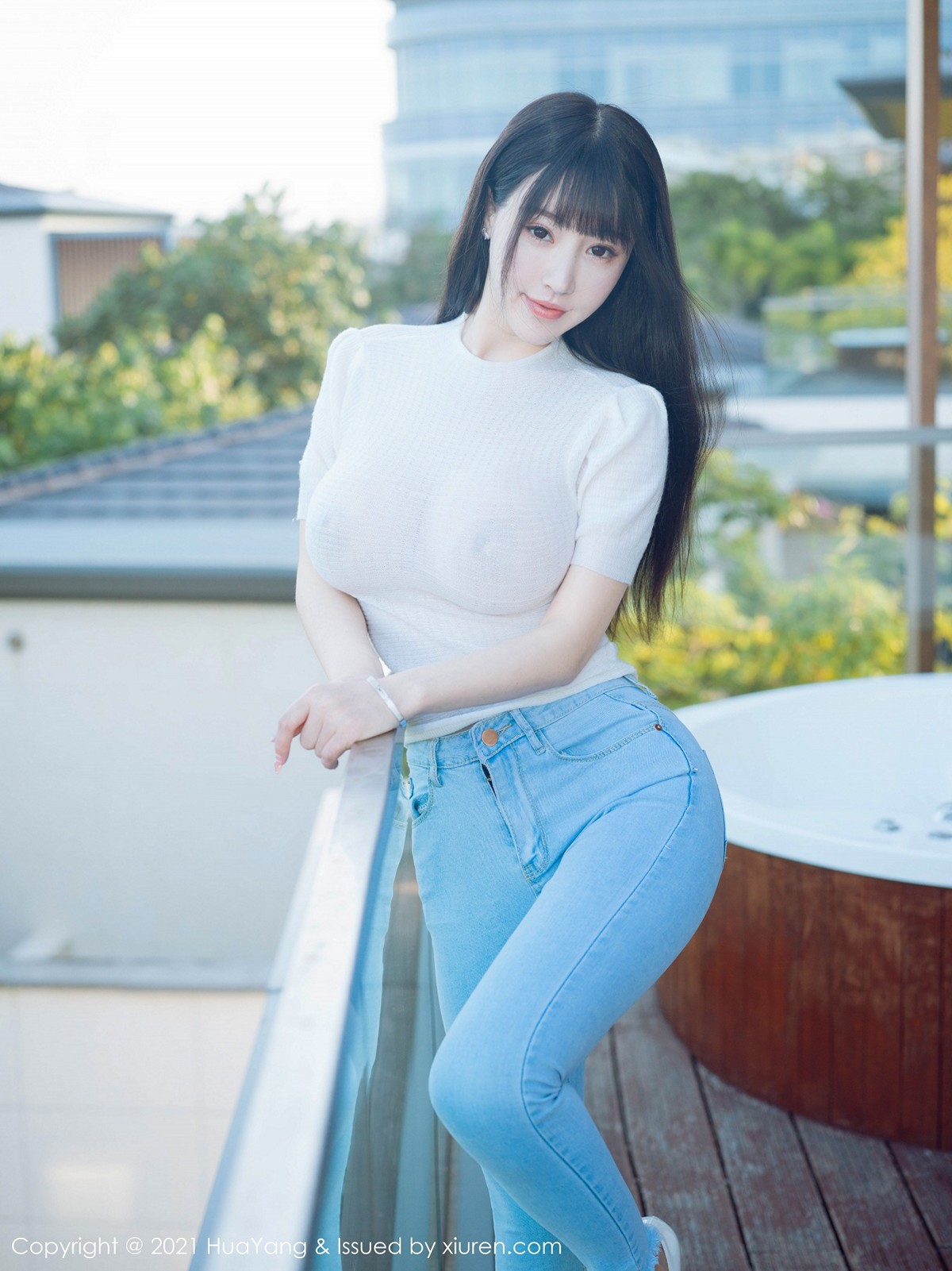 jpxgmn.cc[HuaYang花漾]Vol.380_女神朱可儿Flower三亚旅拍脱牛仔裤露无内肉丝惹火诱惑写真58P