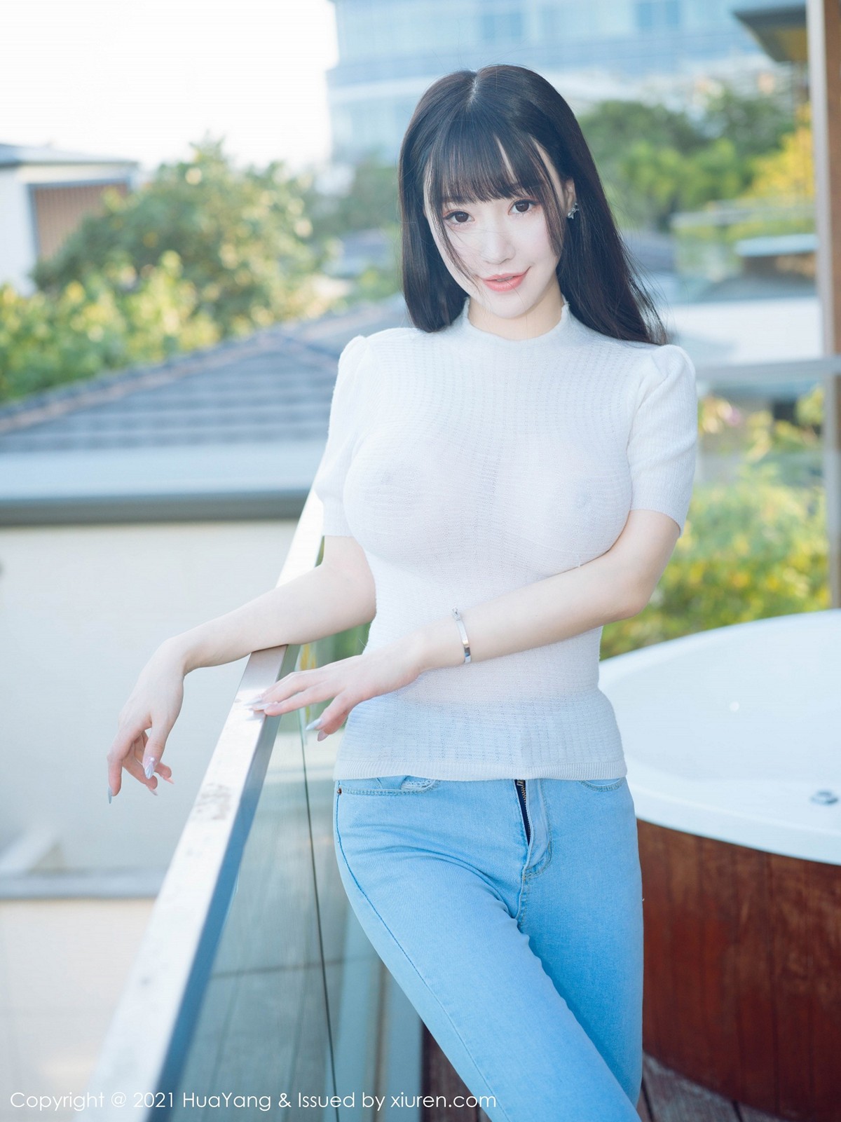 jpxgmn.cc[HuaYang花漾]Vol.380_女神朱可儿Flower三亚旅拍脱牛仔裤露无内肉丝惹火诱惑写真58P