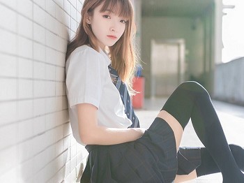 Vol.376_JK工作服美少女校园楼梯间脱黑色丝袜腿袜露白皙修长美腿迷人写真47P