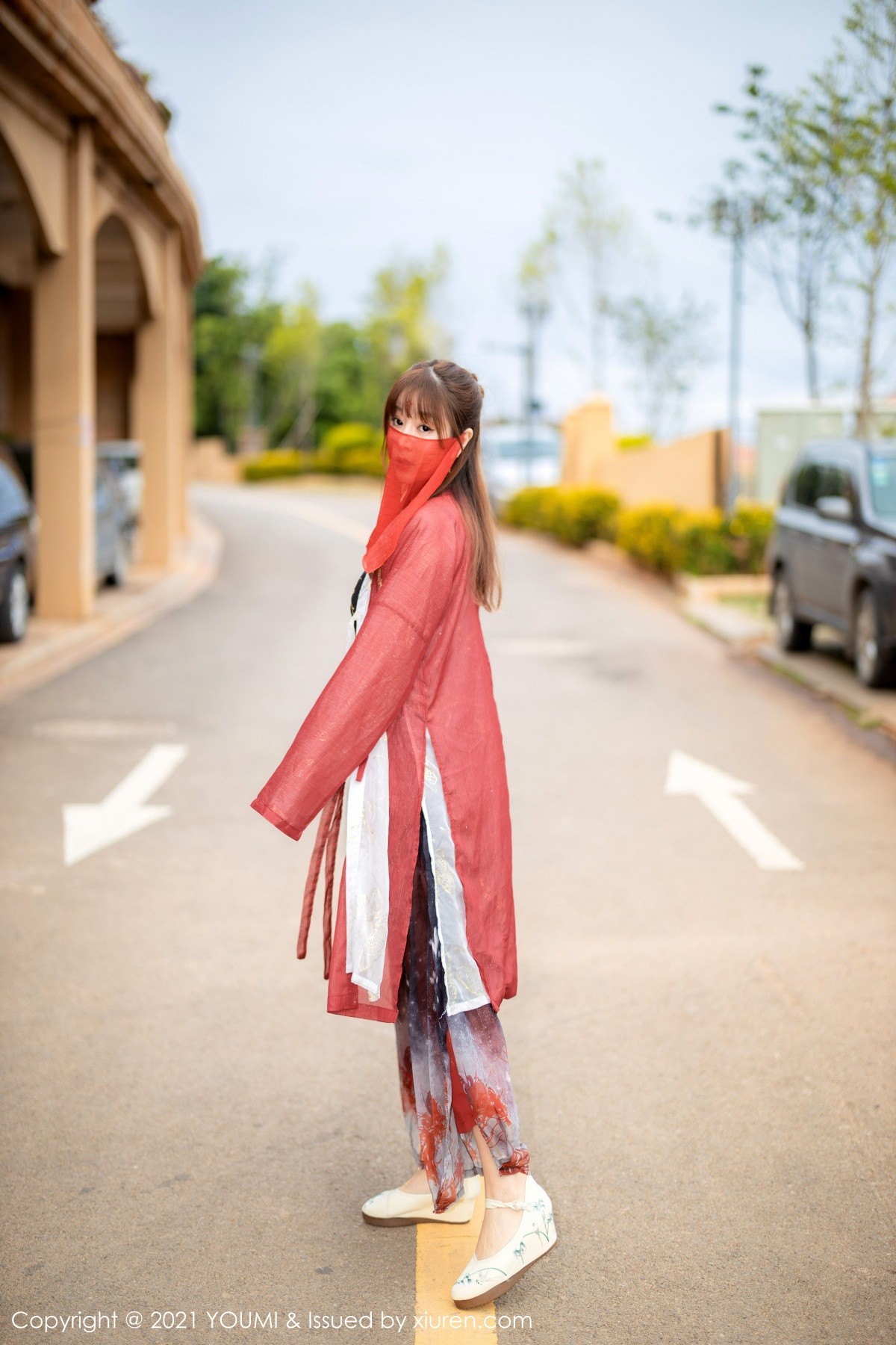 jpxgmn.cc[YouMi尤蜜荟]Vol.621_女神王雨纯大理旅拍异域风情服饰泳池里半脱撩人诱惑写真61P
