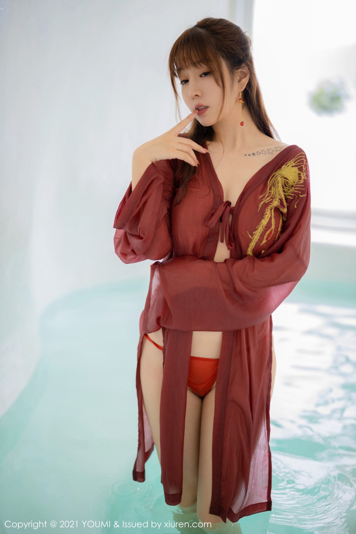 jpxgmn.cc[YouMi尤蜜荟]Vol.621_女神王雨纯大理旅拍异域风情服饰泳池里半脱撩人诱惑写真61P