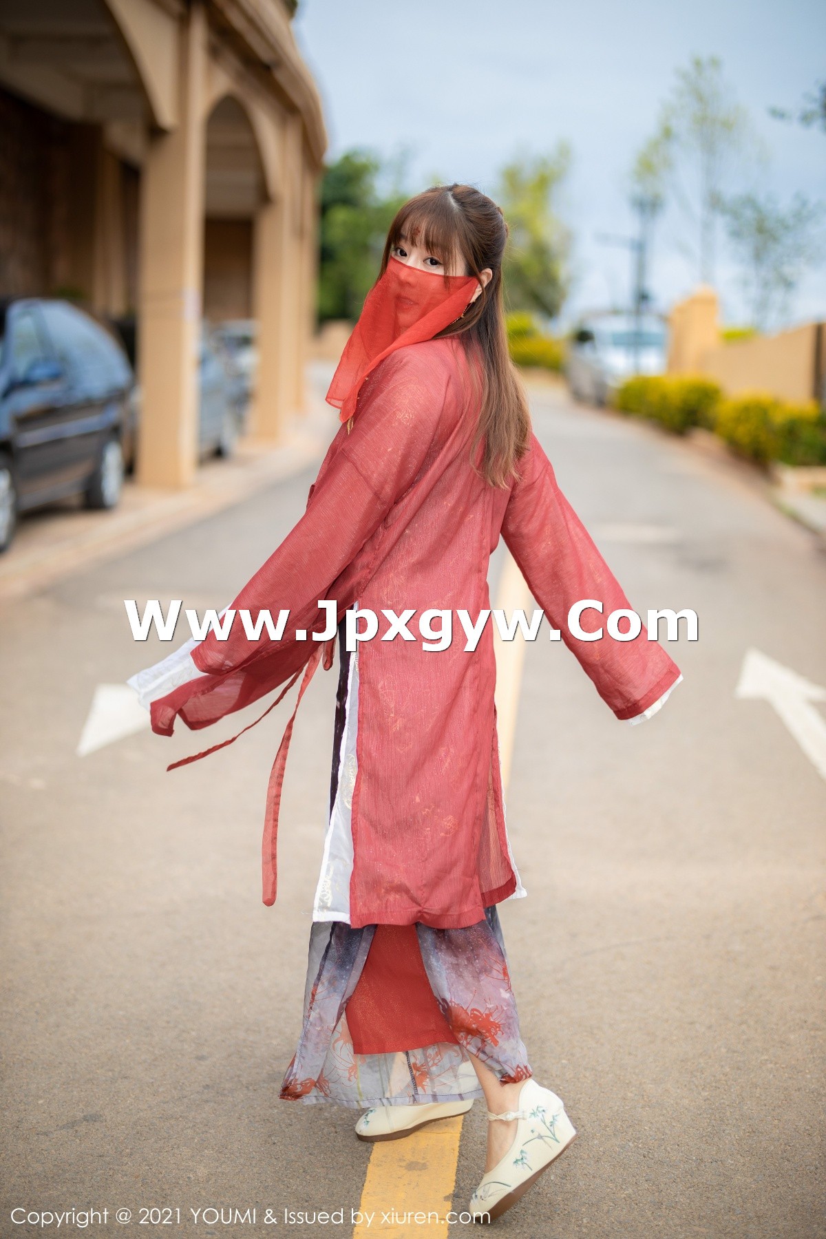 jpxgmn.cc[YouMi尤蜜荟]Vol.621_女神王雨纯大理旅拍异域风情服饰泳池里半脱撩人诱惑写真61P