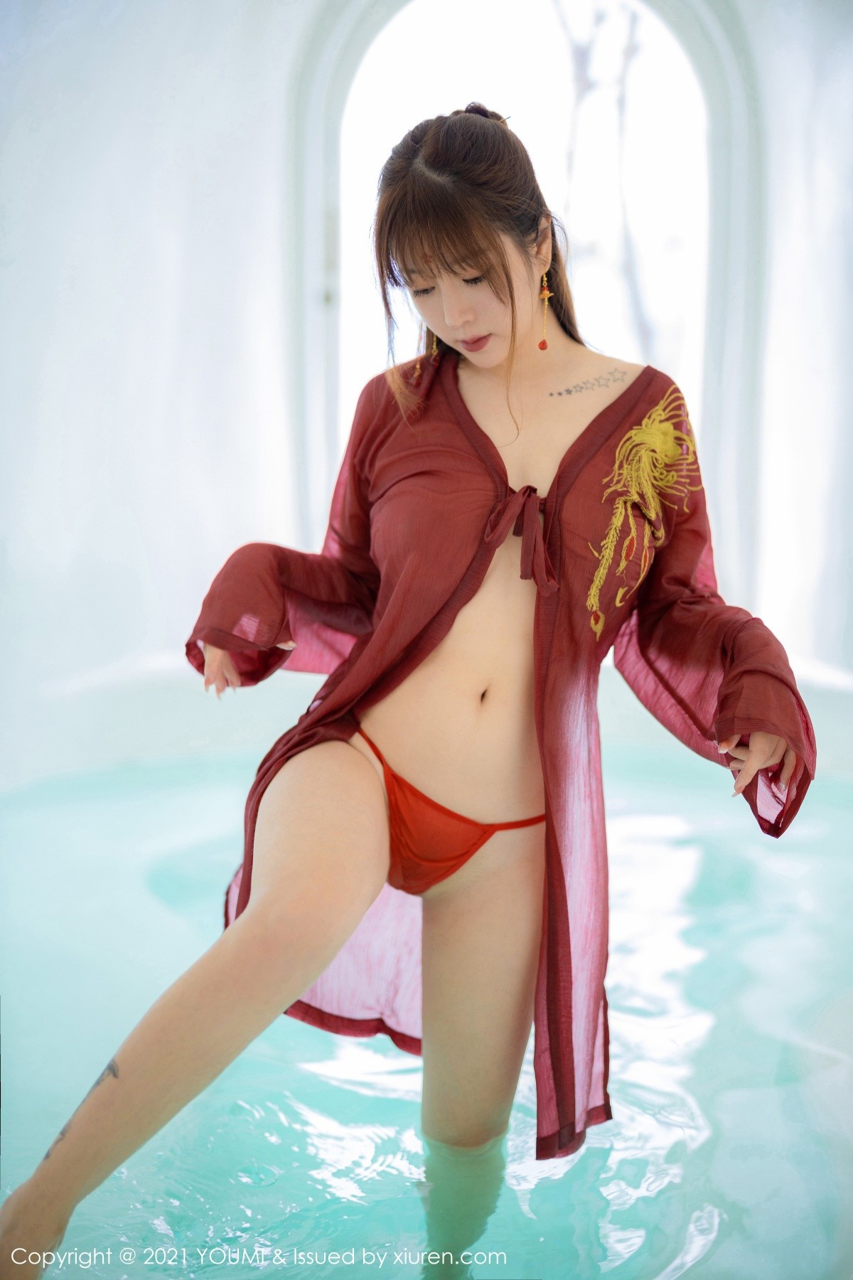 jpxgmn.cc[YouMi尤蜜荟]Vol.621_女神王雨纯大理旅拍异域风情服饰泳池里半脱撩人诱惑写真61P