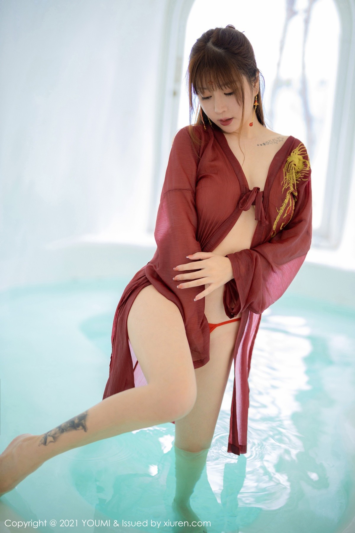 jpxgmn.cc[YouMi尤蜜荟]Vol.621_女神王雨纯大理旅拍异域风情服饰泳池里半脱撩人诱惑写真61P