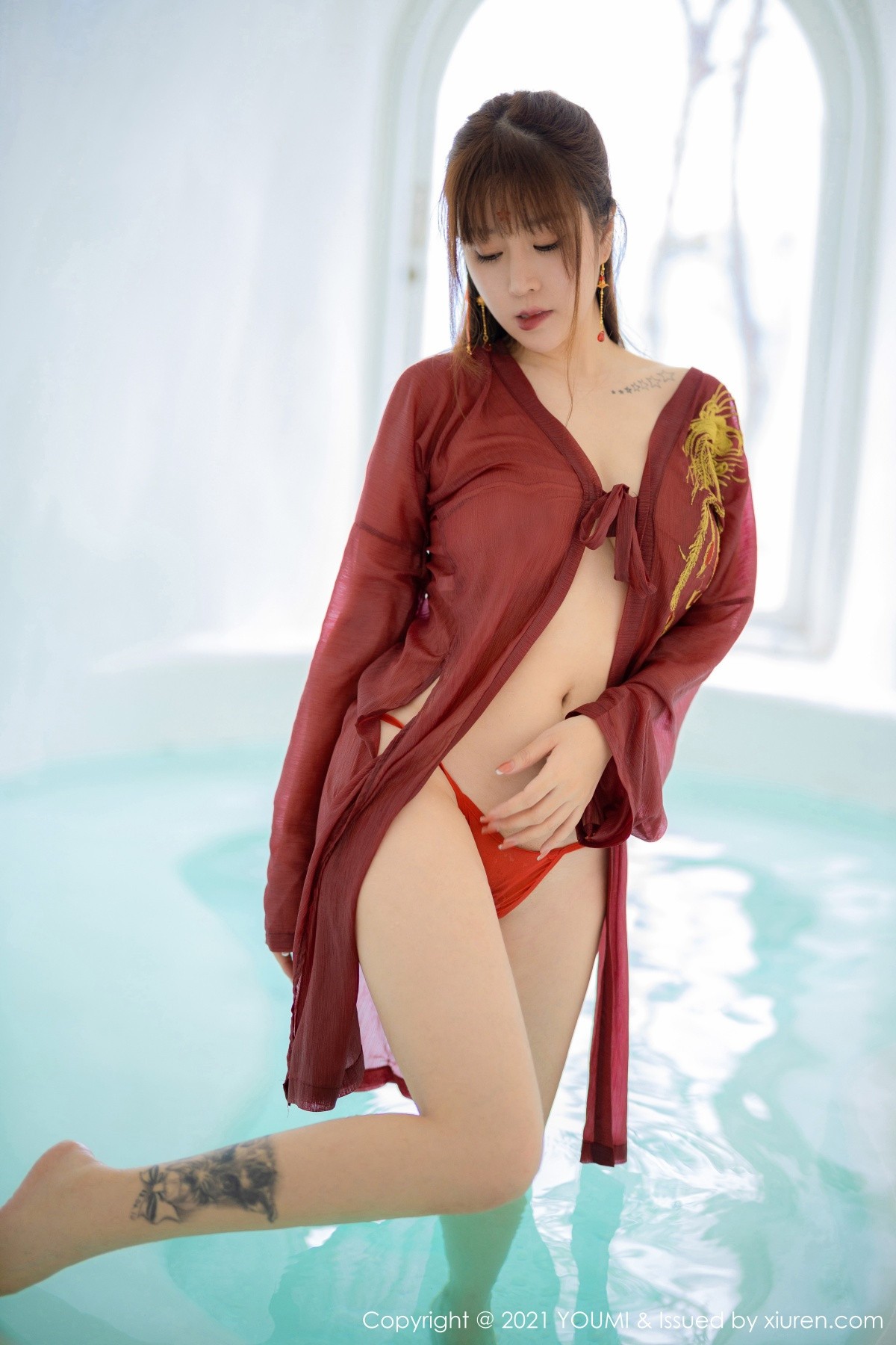 jpxgmn.cc[YouMi尤蜜荟]Vol.621_女神王雨纯大理旅拍异域风情服饰泳池里半脱撩人诱惑写真61P