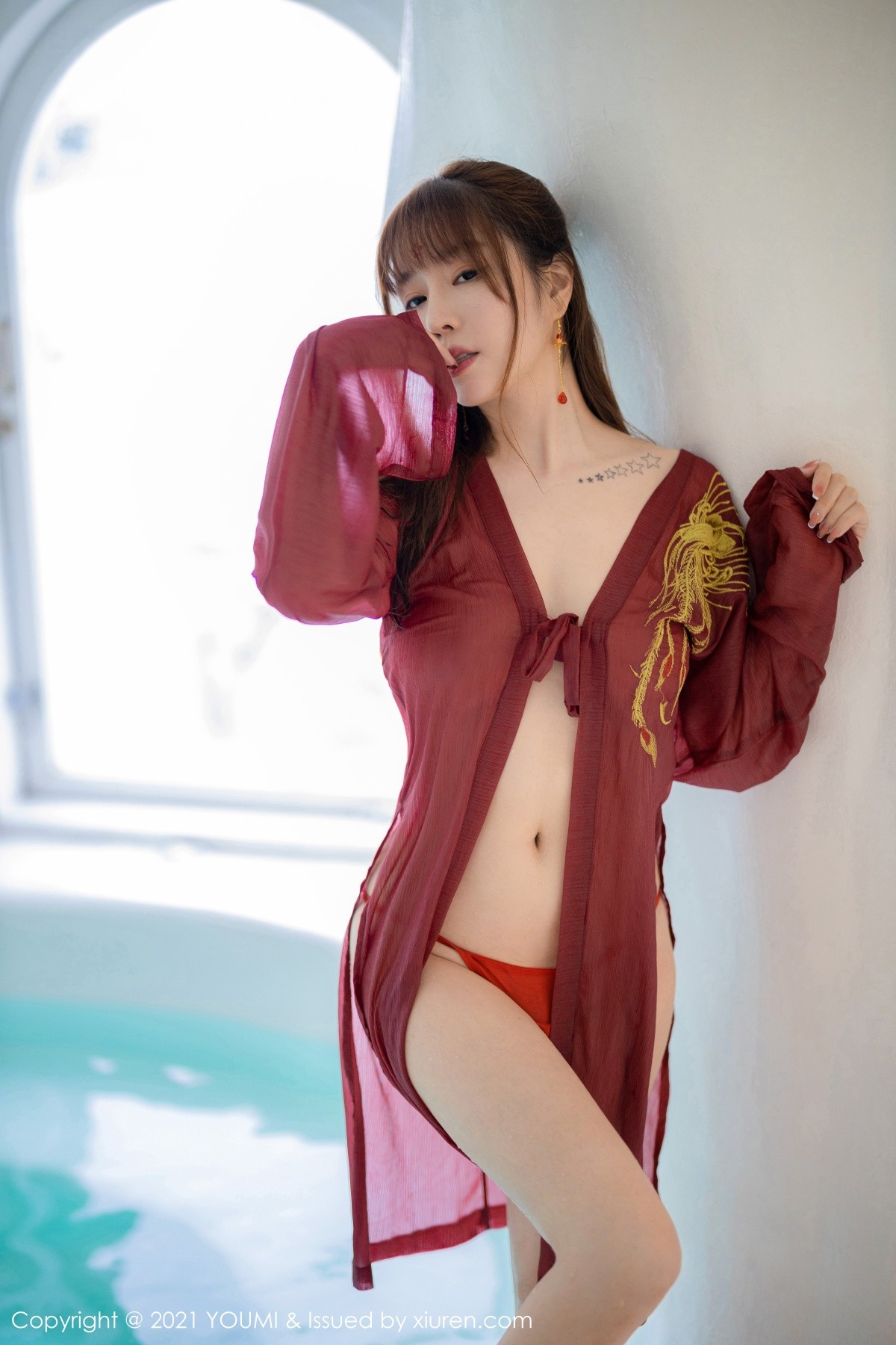 jpxgmn.cc[YouMi尤蜜荟]Vol.621_女神王雨纯大理旅拍异域风情服饰泳池里半脱撩人诱惑写真61P