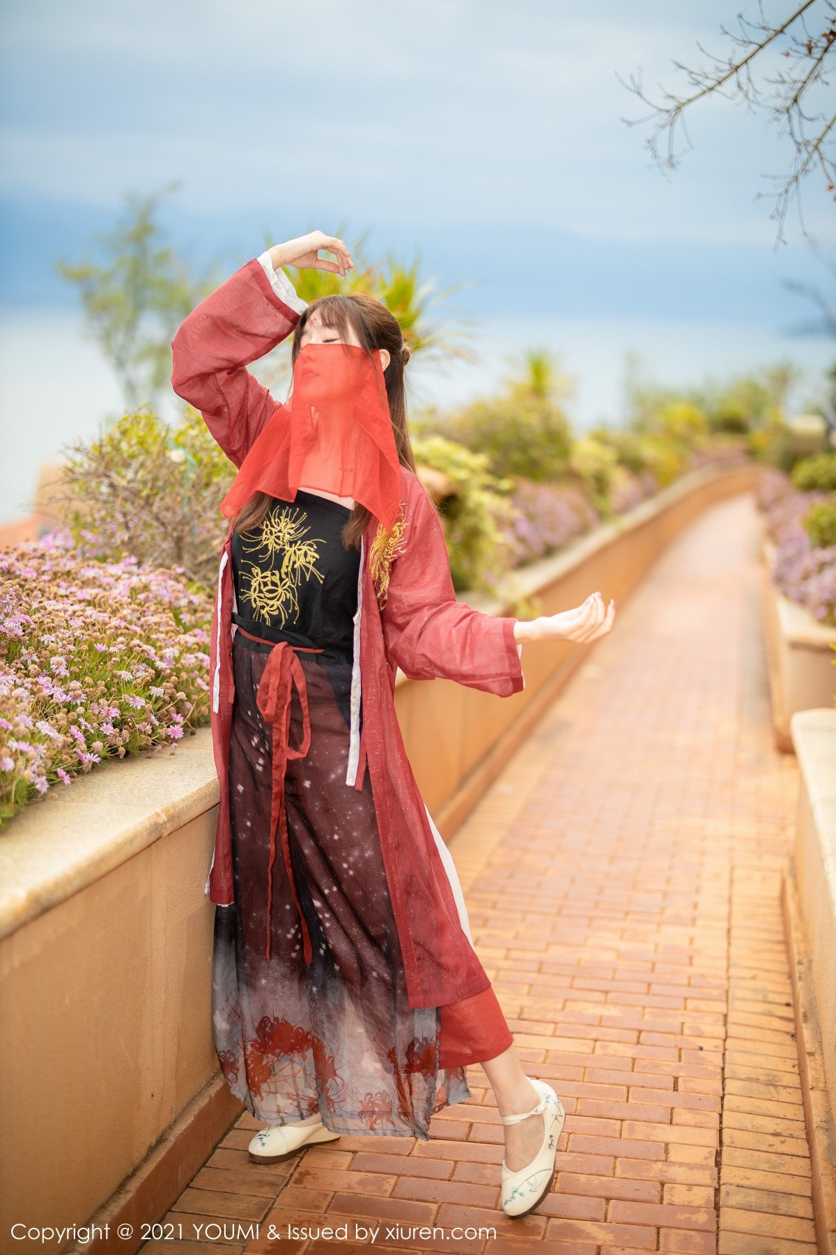 jpxgmn.cc[YouMi尤蜜荟]Vol.621_女神王雨纯大理旅拍异域风情服饰泳池里半脱撩人诱惑写真61P