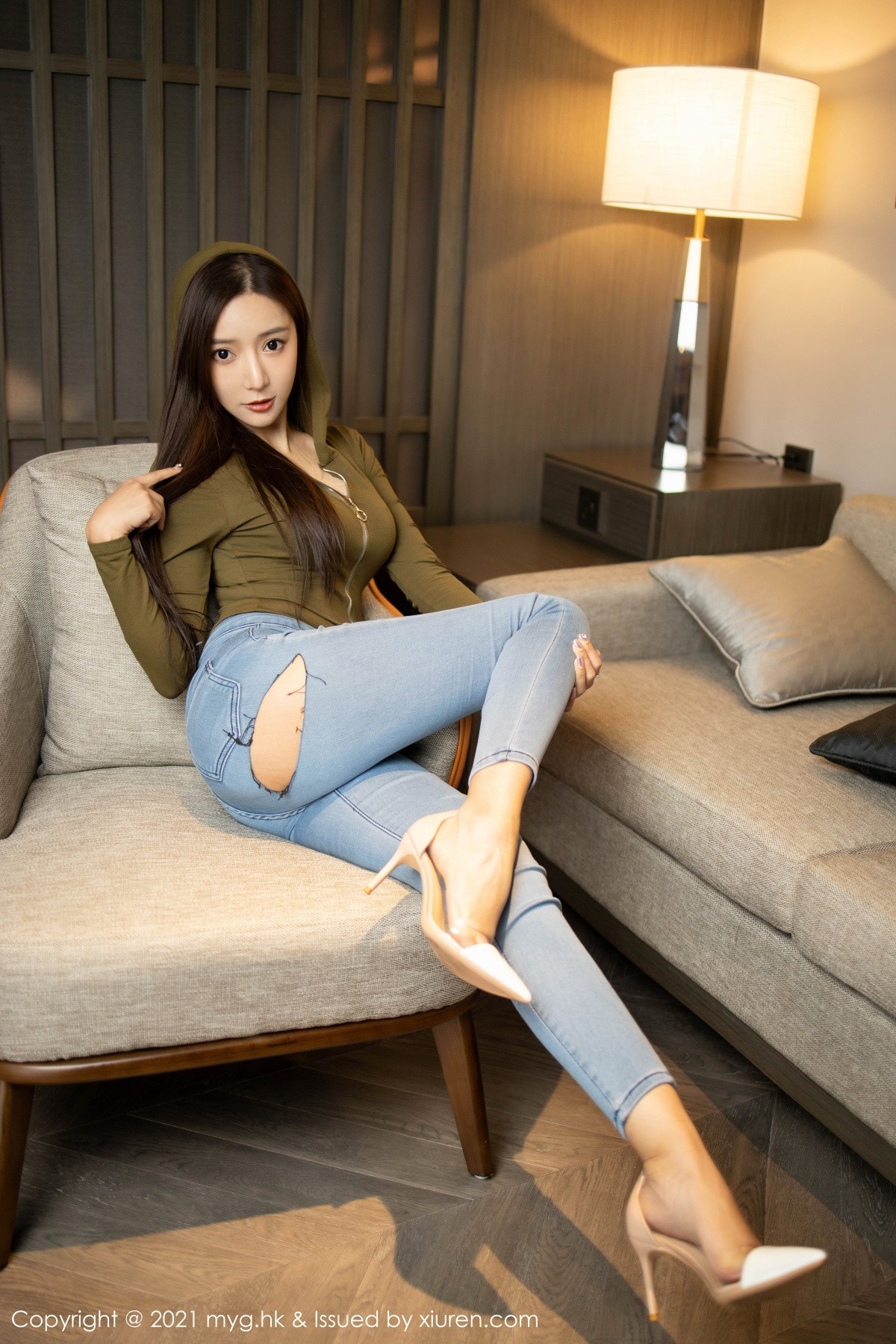 jpxgmn.cc[MyGirl美媛馆]Vol.502_女神王馨瑶yanni私房脱破洞牛仔裤秀浑圆美臀迷人诱惑写真68P