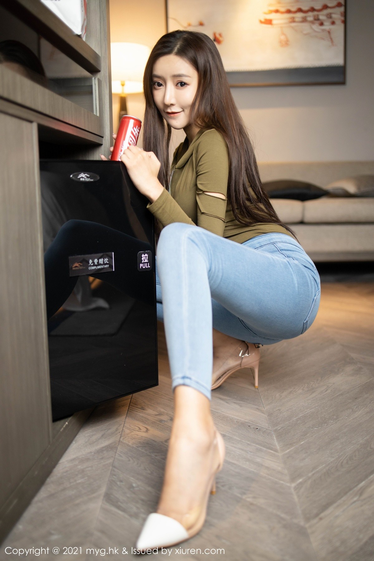jpxgmn.cc[MyGirl美媛馆]Vol.502_女神王馨瑶yanni私房脱破洞牛仔裤秀浑圆美臀迷人诱惑写真68P