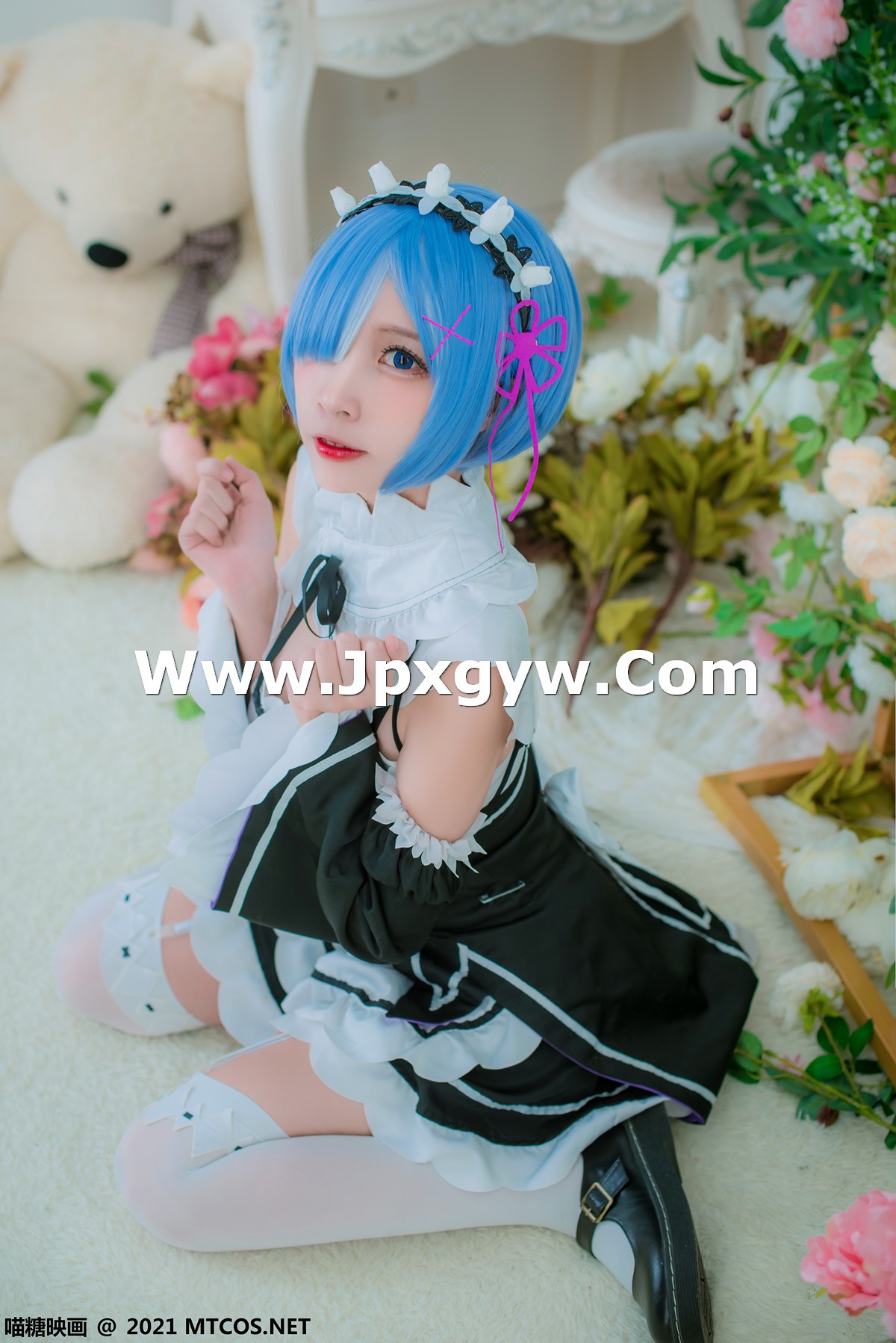 jpxgmn.cc[喵糖映画]Vol.377_COS美少女私房黑白雷姆女仆主题吊带白丝袜秀美腿迷人诱惑写真30P