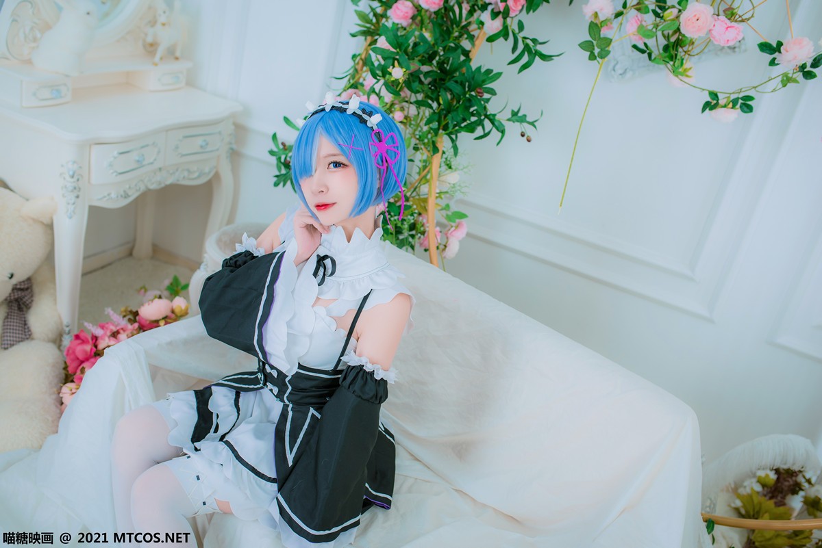 jpxgmn.cc[喵糖映画]Vol.377_COS美少女私房黑白雷姆女仆主题吊带白丝袜秀美腿迷人诱惑写真30P