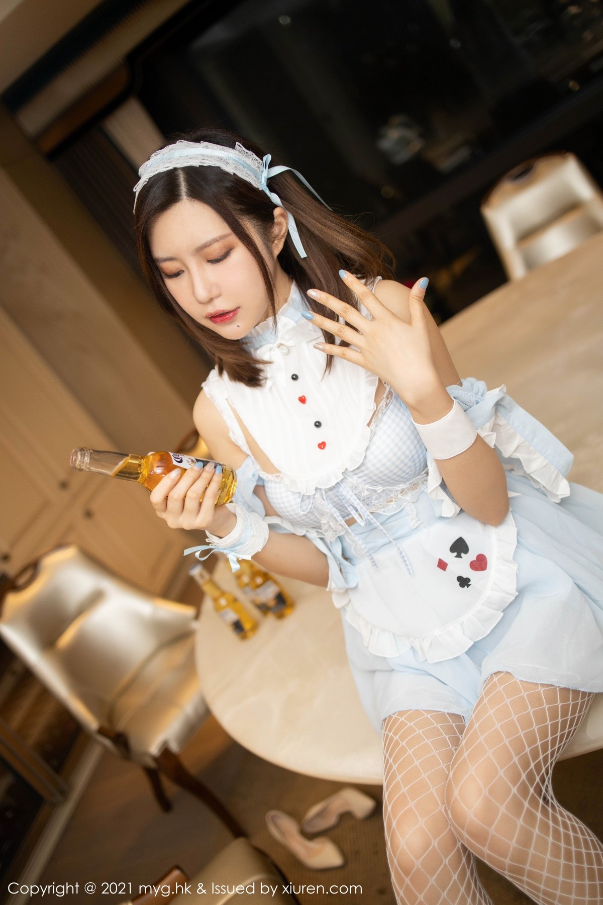jpxgmn.cc[MyGirl美媛馆]Vol.504_女神绮里嘉Carina白色格子女仆装配白丝网袜极致魅惑写真70P