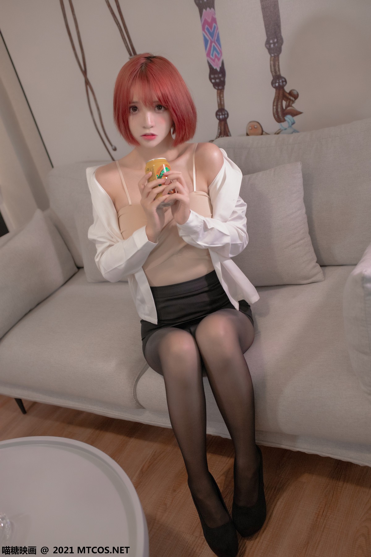 jpxgmn.cc[喵糖映画]Vol.379_白衬衣美少女私房性感黑短裙配黑丝裤袜秀美腿迷人诱惑写真26P