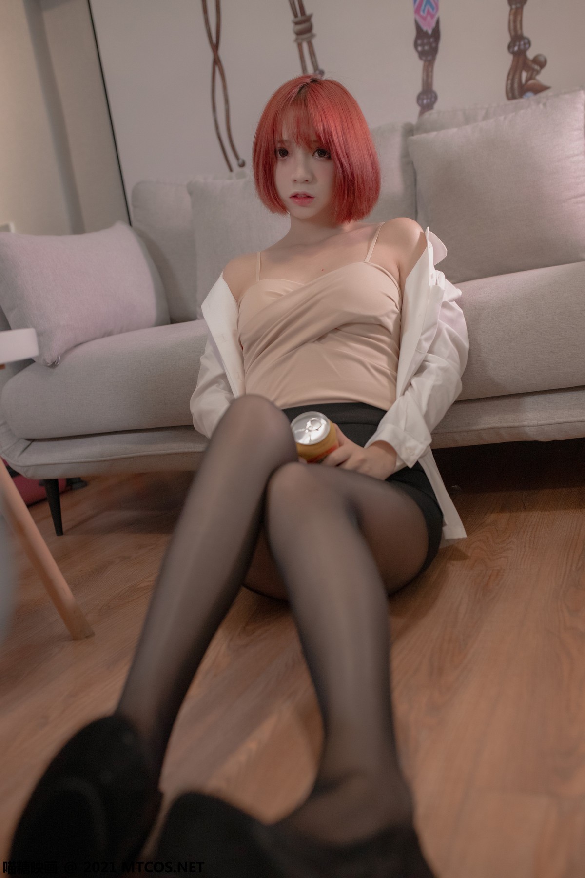jpxgmn.cc[喵糖映画]Vol.379_白衬衣美少女私房性感黑短裙配黑丝裤袜秀美腿迷人诱惑写真26P