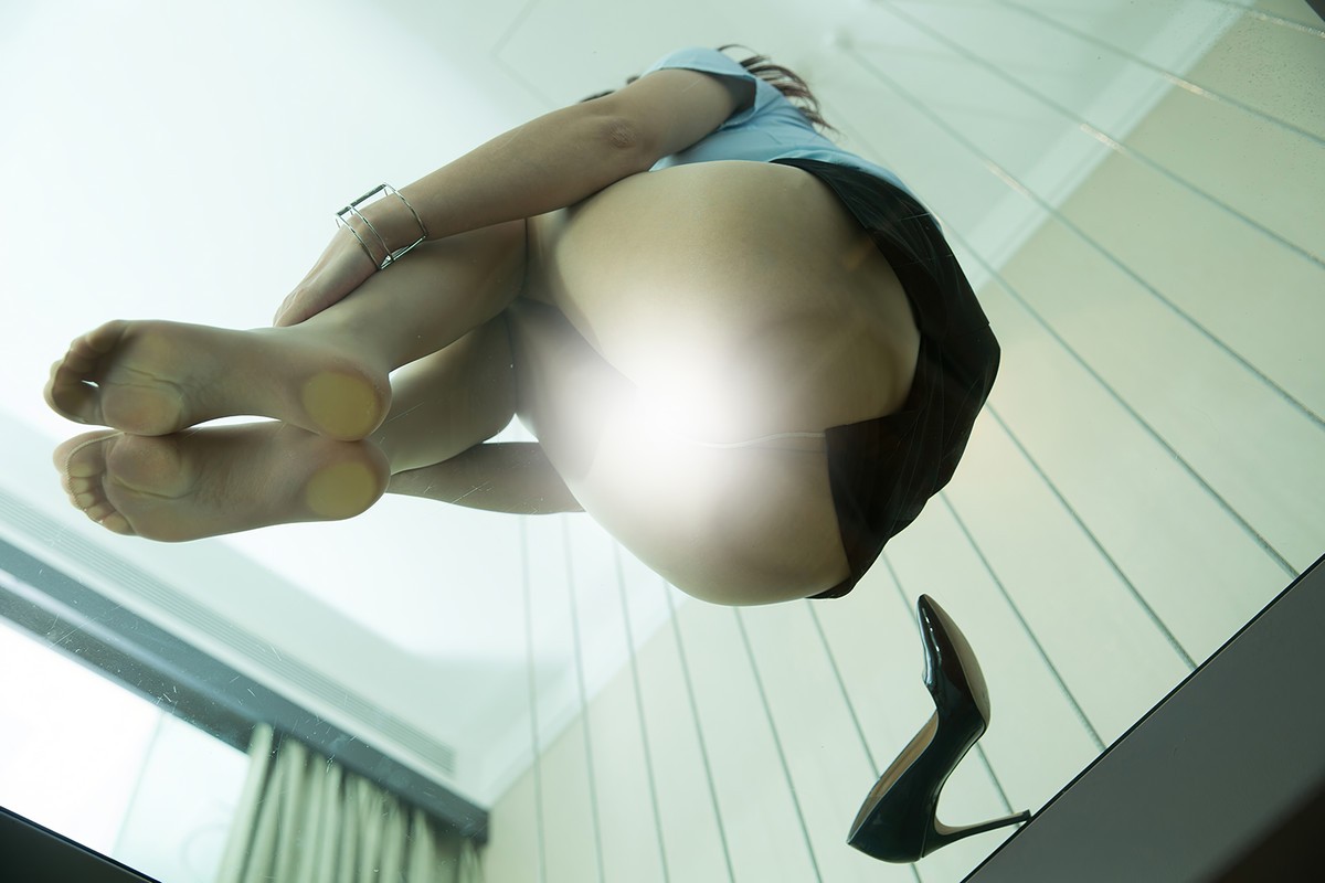 jpxgmn.cc[Toutiao头条女神]No.S048_嫩模玄子凤舞白沙主题私房黑裙下无内肉丝裤袜诱惑写真48P