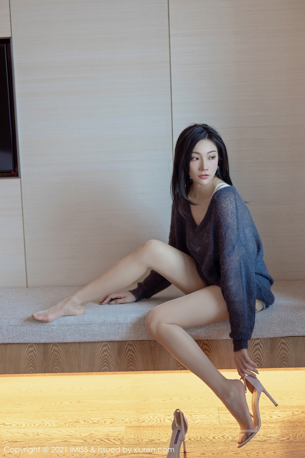 jpxgmn.cc[IMISS爱蜜社]Vol.571_女神小狐狸Kathryn时尚牛仔裤街拍+私房性感内衣诱惑写真68P