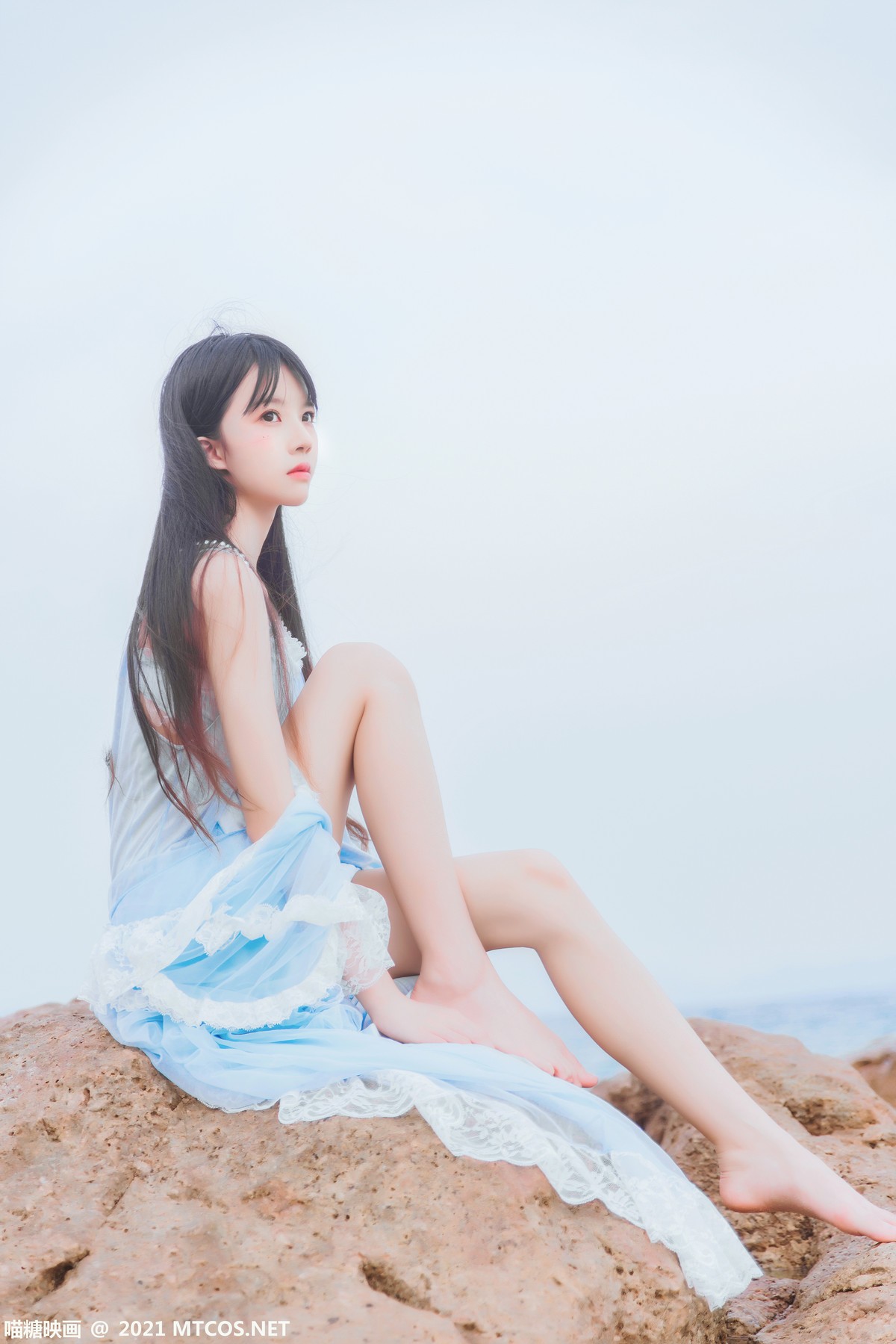 jpxgmn.cc[喵糖映画]Vol.380_长发美少女海边清纯吊带长裙随风飘逸清爽迷人写真20P
