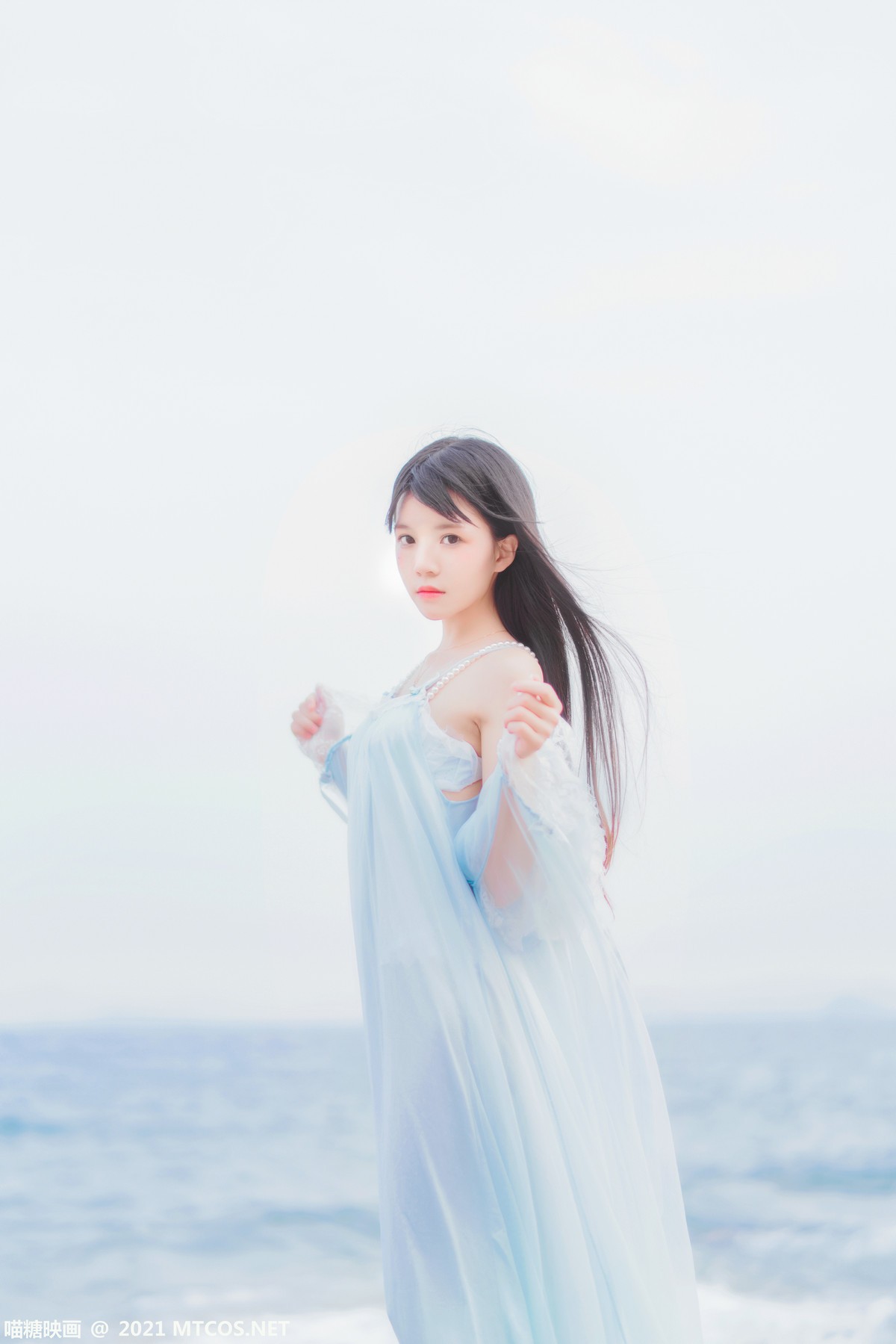 jpxgmn.cc[喵糖映画]Vol.380_长发美少女海边清纯吊带长裙随风飘逸清爽迷人写真20P