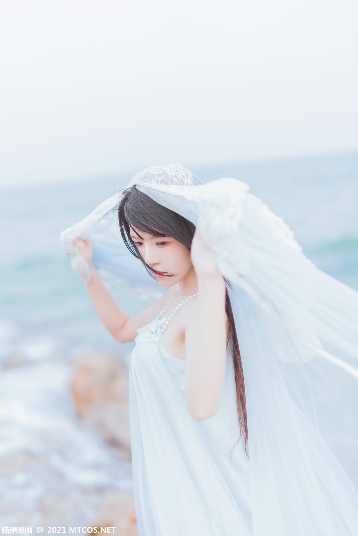 jpxgmn.cc[喵糖映画]Vol.380_长发美少女海边清纯吊带长裙随风飘逸清爽迷人写真20P