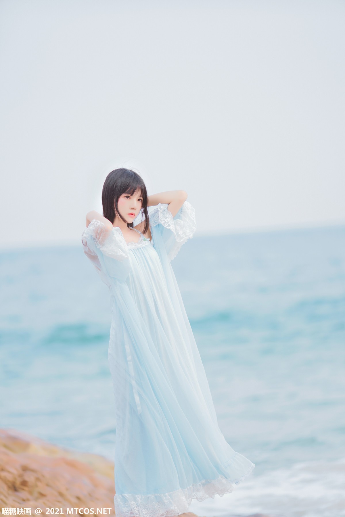 jpxgmn.cc[喵糖映画]Vol.380_长发美少女海边清纯吊带长裙随风飘逸清爽迷人写真20P