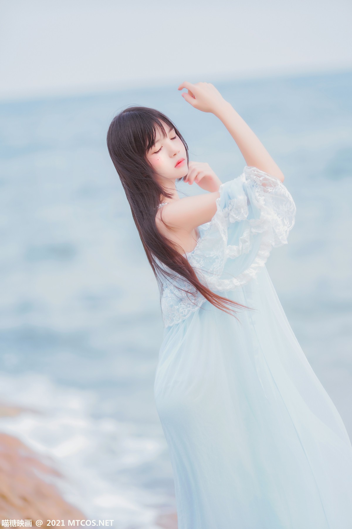jpxgmn.cc[喵糖映画]Vol.380_长发美少女海边清纯吊带长裙随风飘逸清爽迷人写真20P