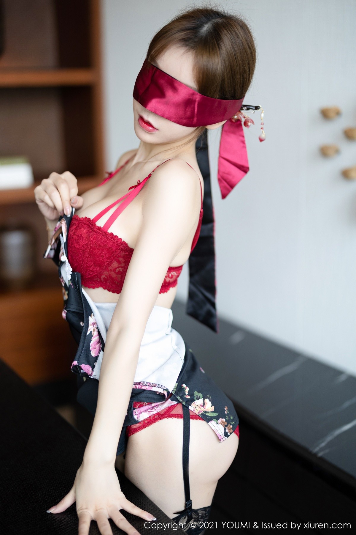 jpxgmn.cc[YouMi尤蜜荟]Vol.625_女神周于希Sandy厦门旅拍脱古韵旗袍露蕾丝内衣完美诱惑写真56P