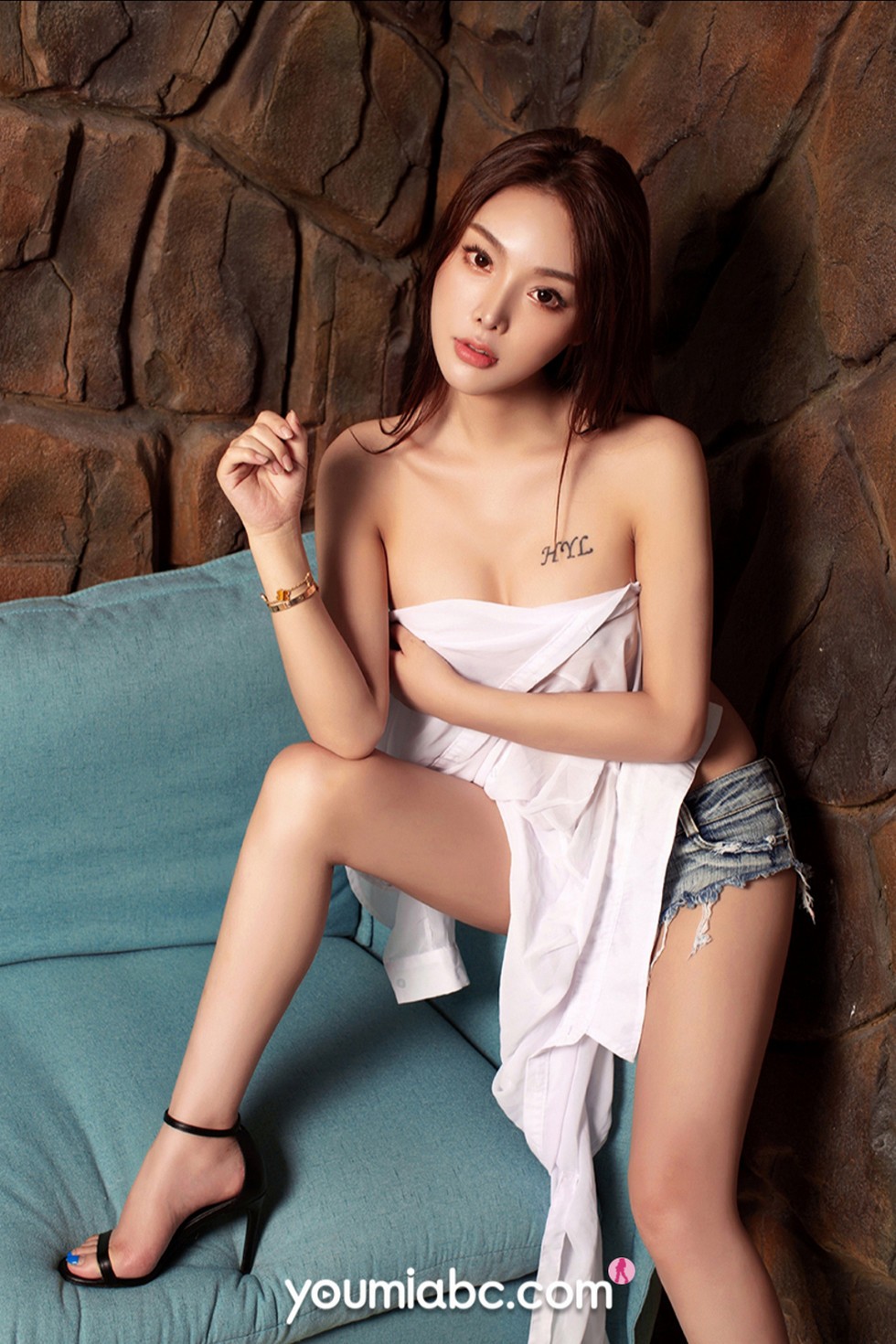 jpxgmn.cc[YouMi尤蜜]Vol.638_嫩模陈圆圆私房性感白衬衣配牛仔短裤半脱露豪乳诱惑写真44P
