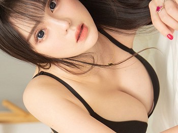 No.2063_嫩模Yuki又又私人性感黑色内衣配牛仔短裤秀豪乳蜜桃臀骚扰写真35P
