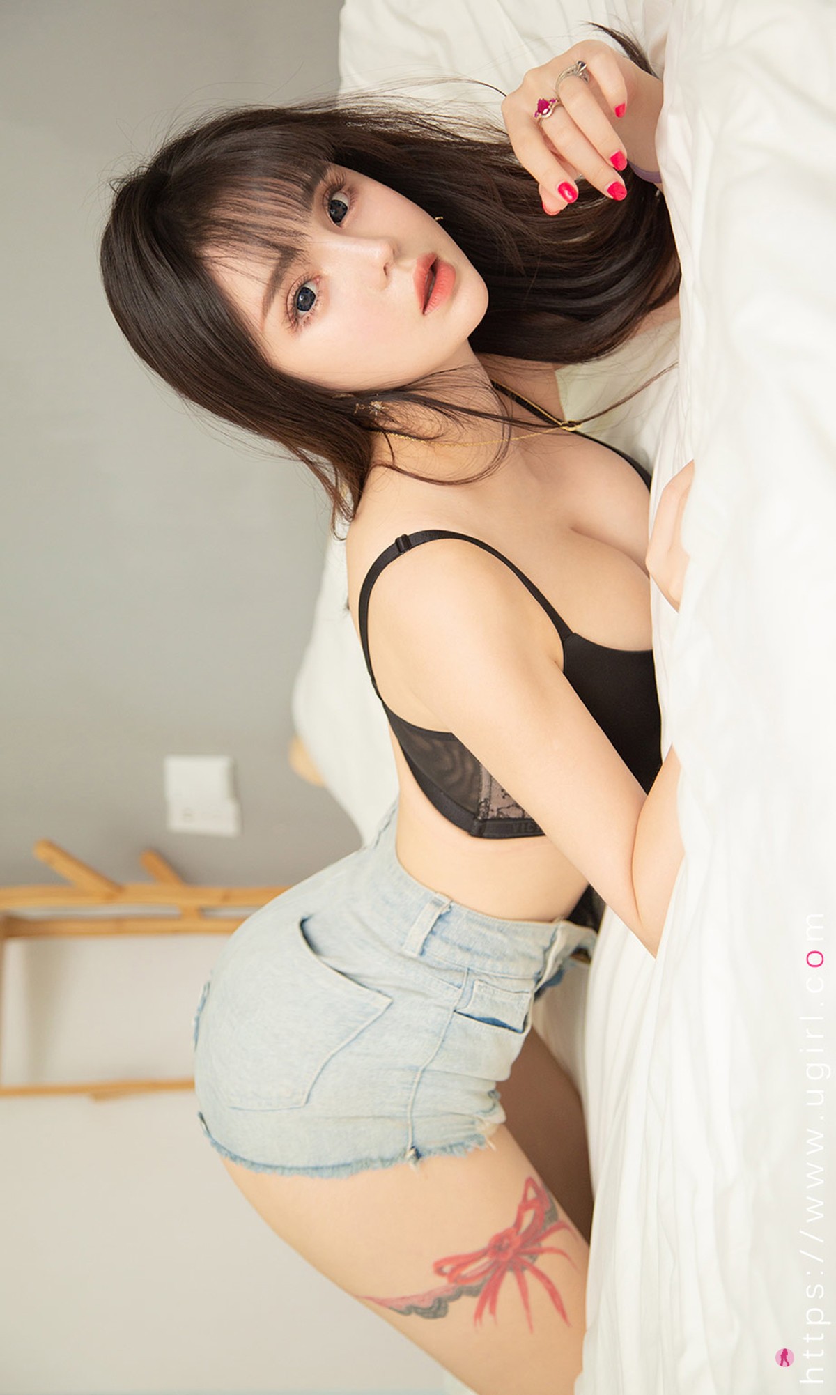 jpxgmn.cc[Ugirls爱尤物]No.2063_嫩模Yuki又又私房性感黑色内衣配牛仔短裤秀豪乳翘臀诱惑写真35P