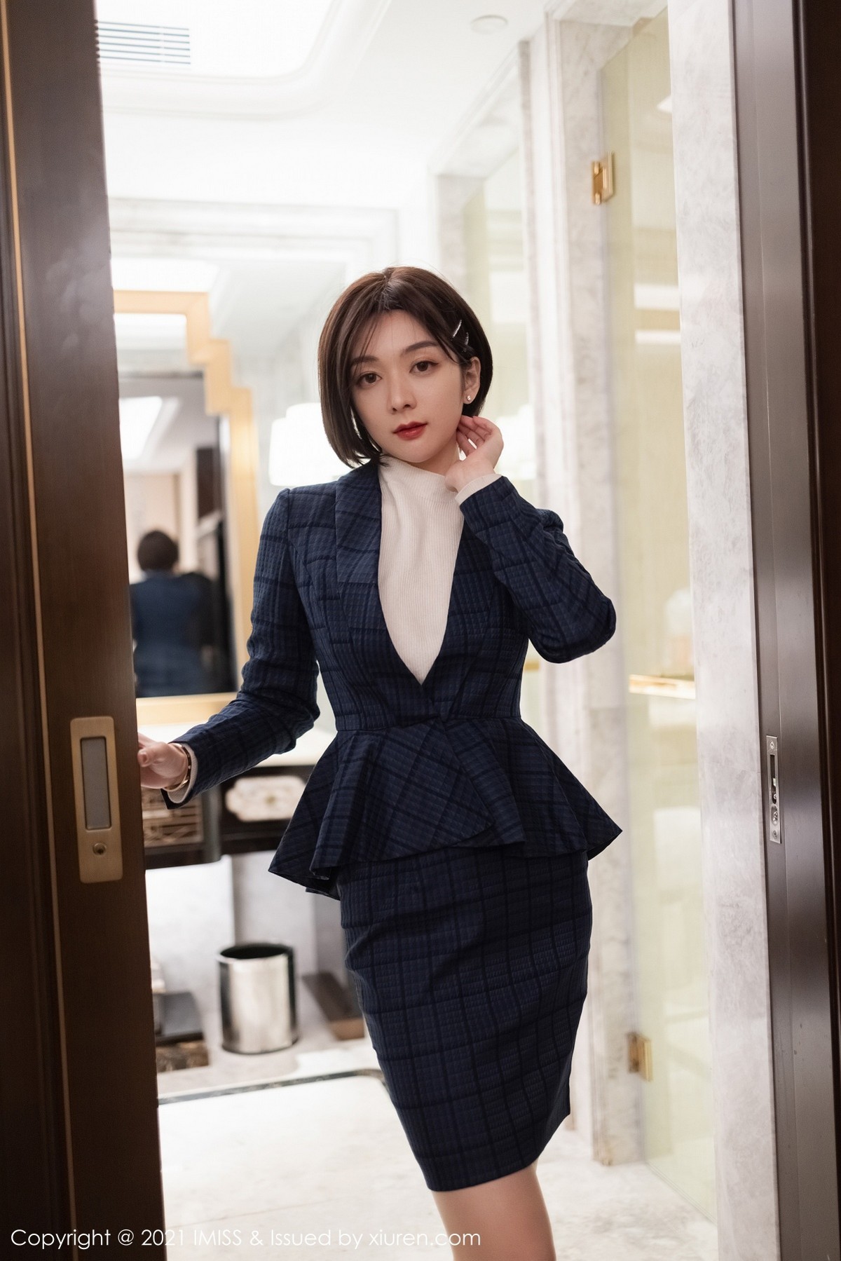 jpxgmn.cc[IMISS爱蜜社]Vol.575_女神Angela00职场制服主题私房浴室粉色睡衣湿身诱惑写真54P