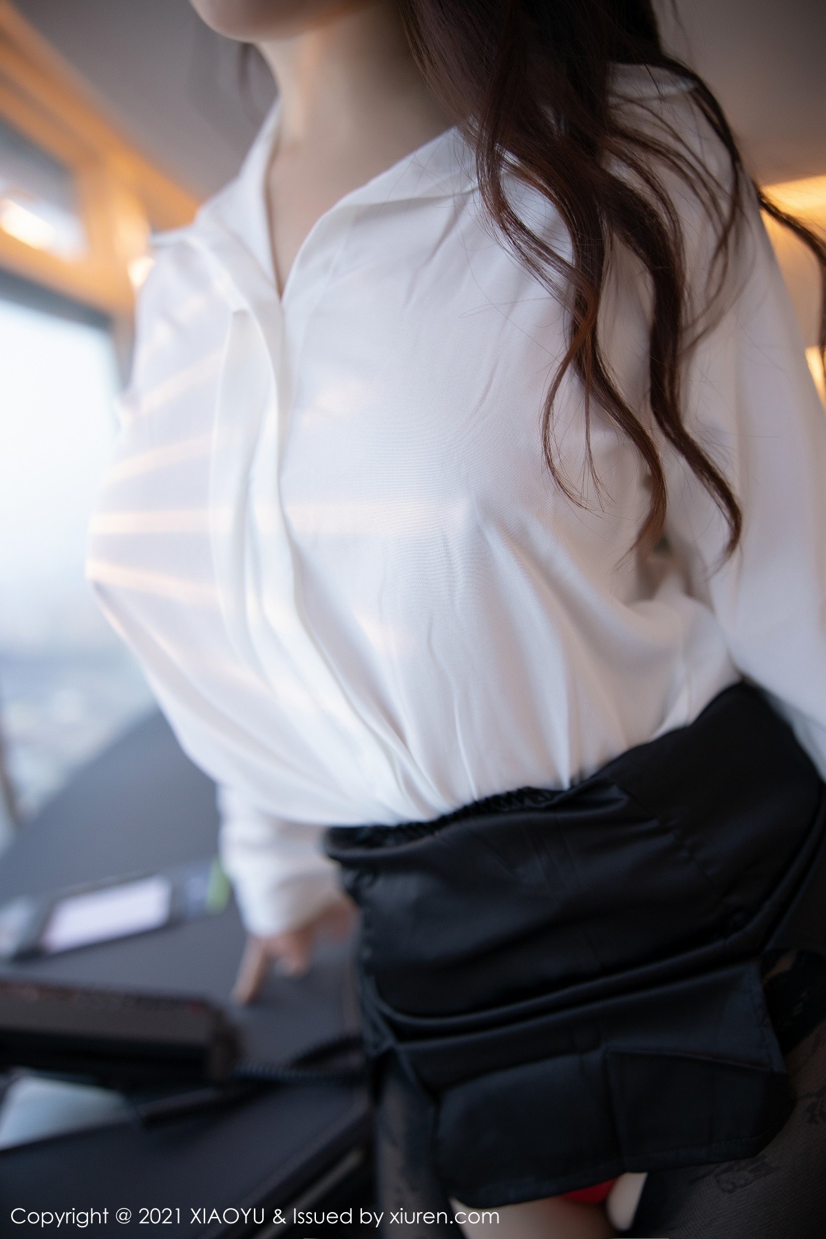 jpxgmn.cc[XiaoYu画语界]Vol.507_嫩模乔漫妮mina典雅职业制服半脱露性感内衣秀完美身材诱惑写真52P