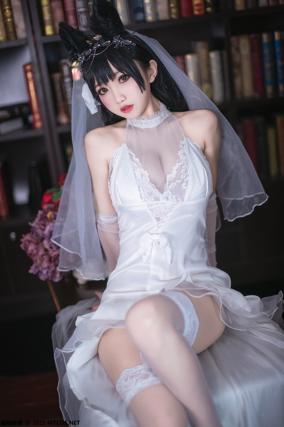 jpxgmn.cc[喵糖映画]Vol.381_美少女花嫁cos主题白色透视婚纱配蕾丝吊袜秀火辣身材诱惑写真23P