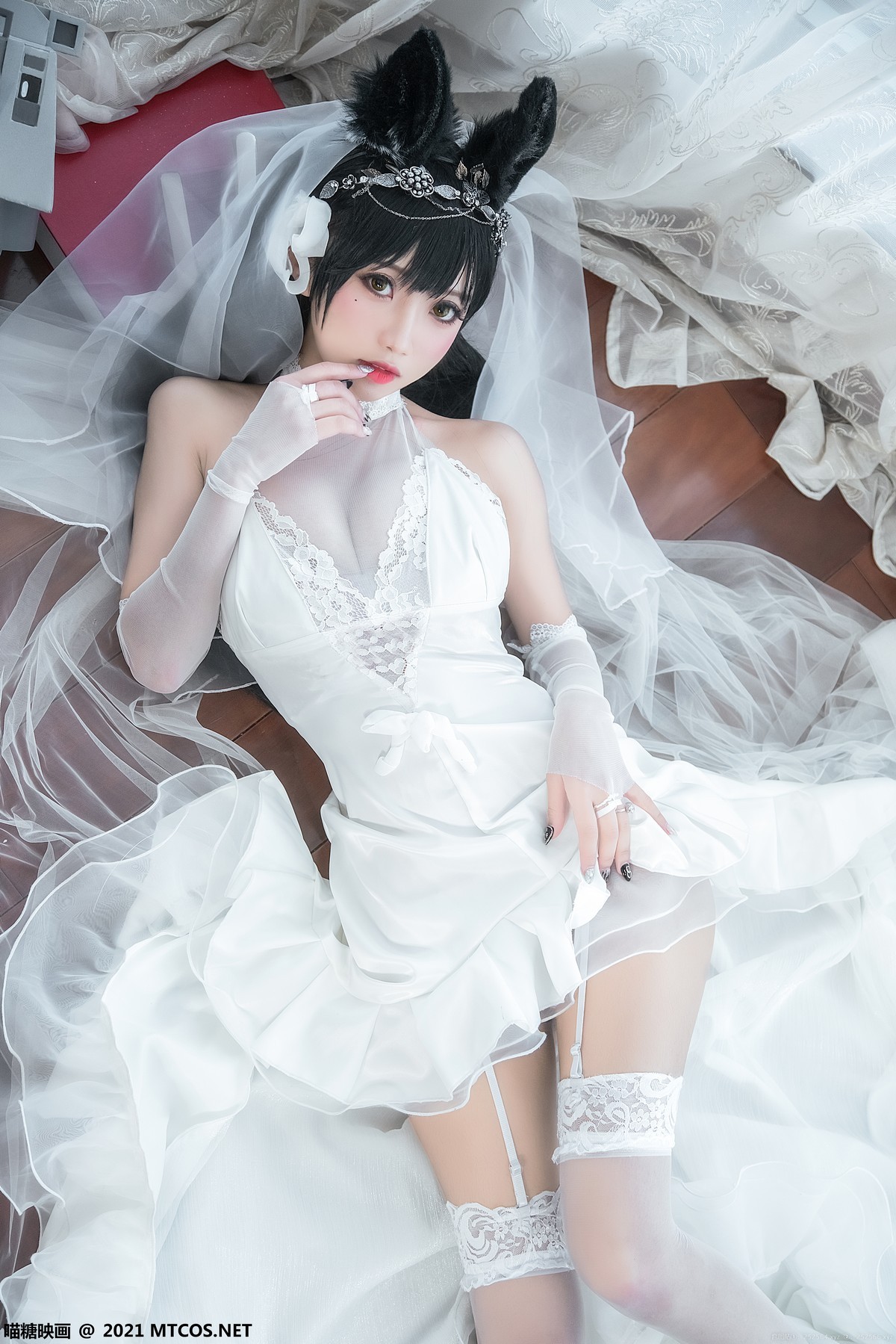 jpxgmn.cc[喵糖映画]Vol.381_美少女花嫁cos主题白色透视婚纱配蕾丝吊袜秀火辣身材诱惑写真23P