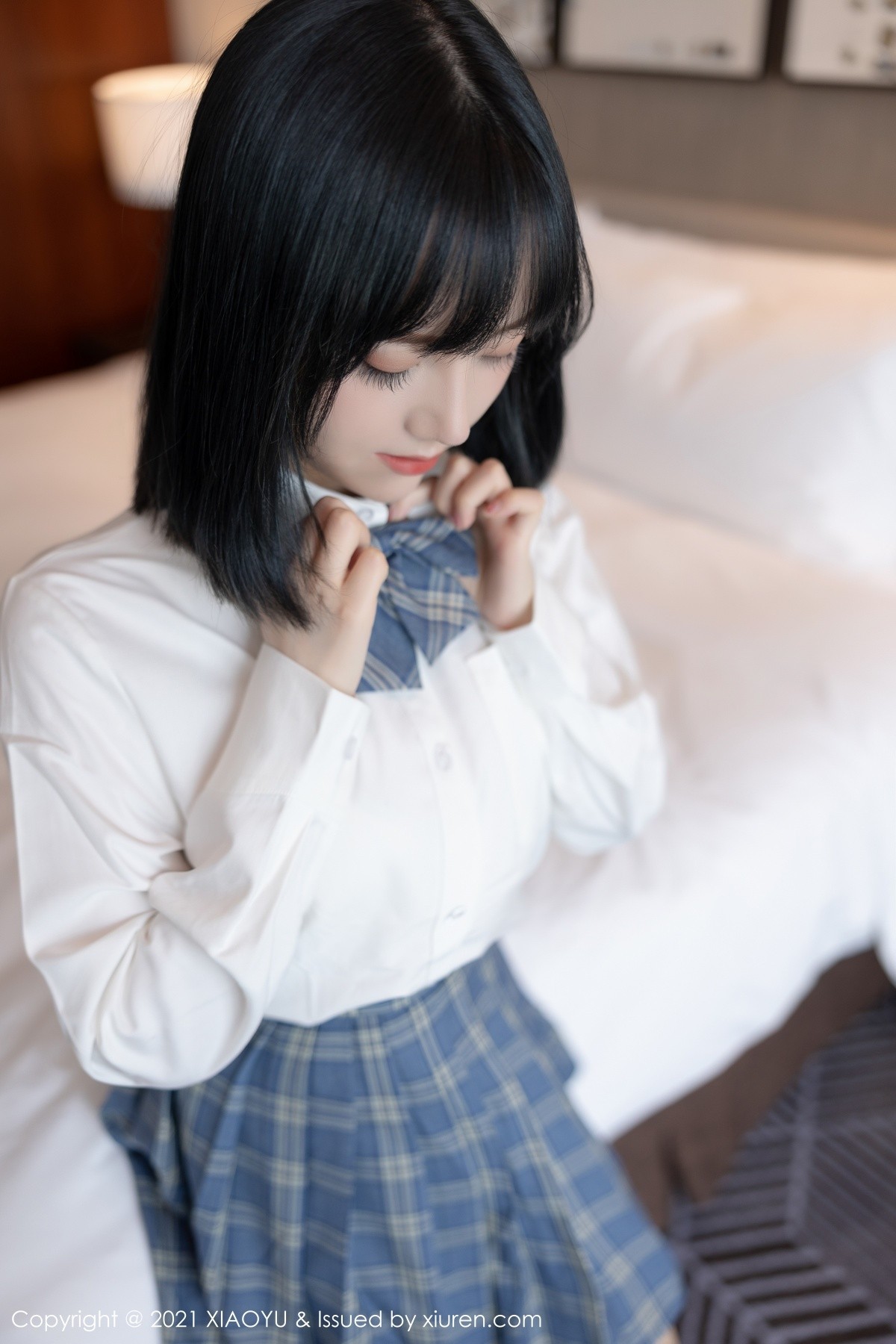 jpxgmn.cc[XiaoYu画语界]Vol.508_新人模特豆瓣酱JK制服半脱露粉色内裤秀浑圆翘臀诱惑写真56P