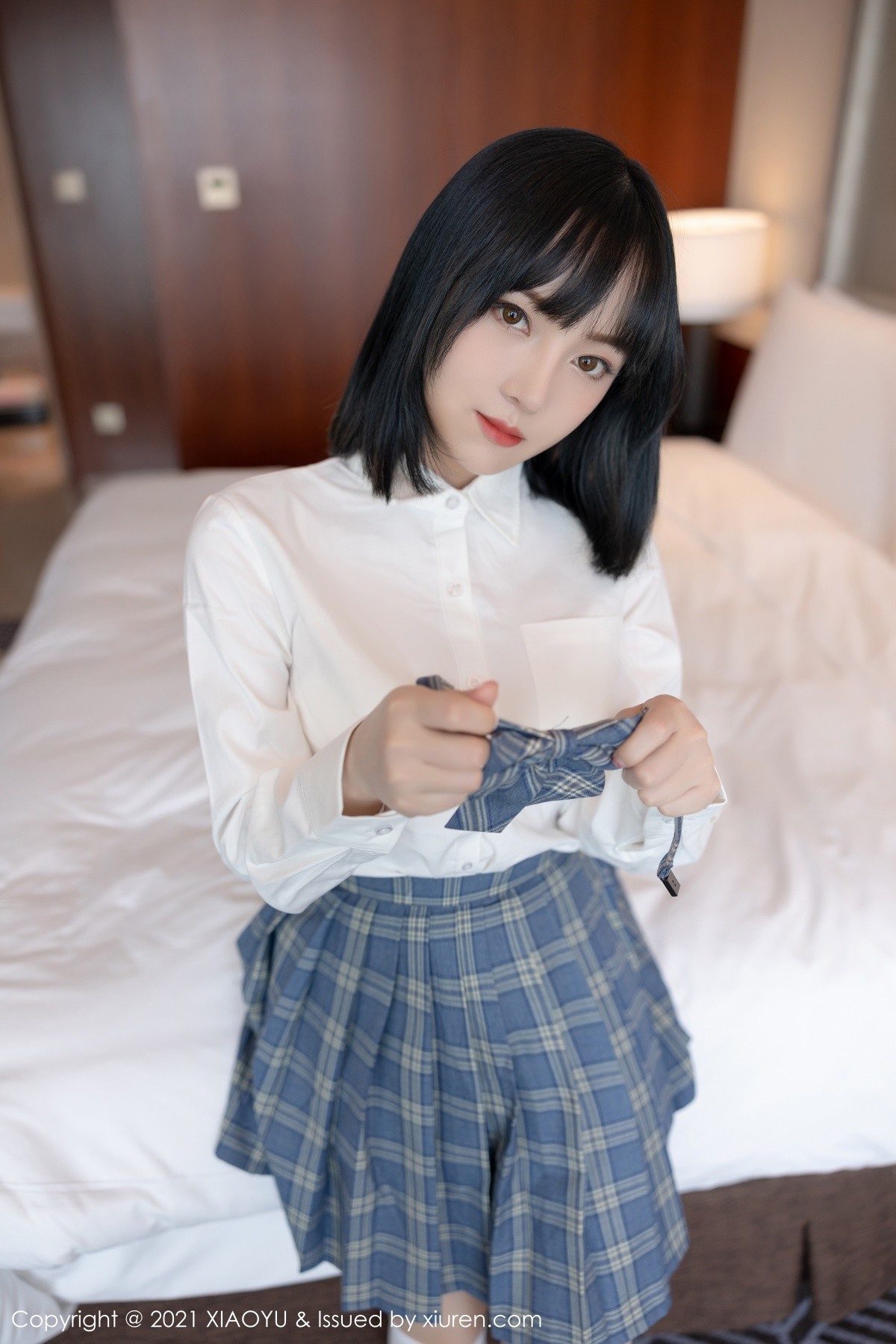 jpxgmn.cc[XiaoYu画语界]Vol.508_新人模特豆瓣酱JK制服半脱露粉色内裤秀浑圆翘臀诱惑写真56P