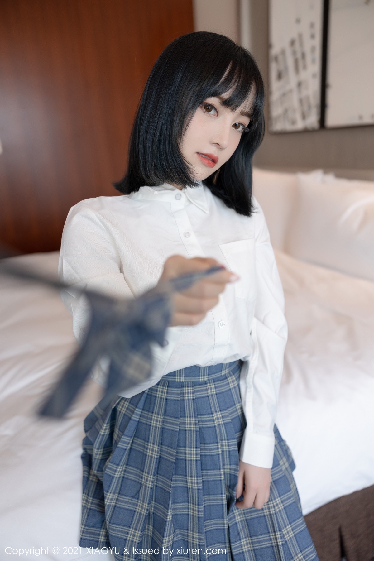 jpxgmn.cc[XiaoYu画语界]Vol.508_新人模特豆瓣酱JK制服半脱露粉色内裤秀浑圆翘臀诱惑写真56P