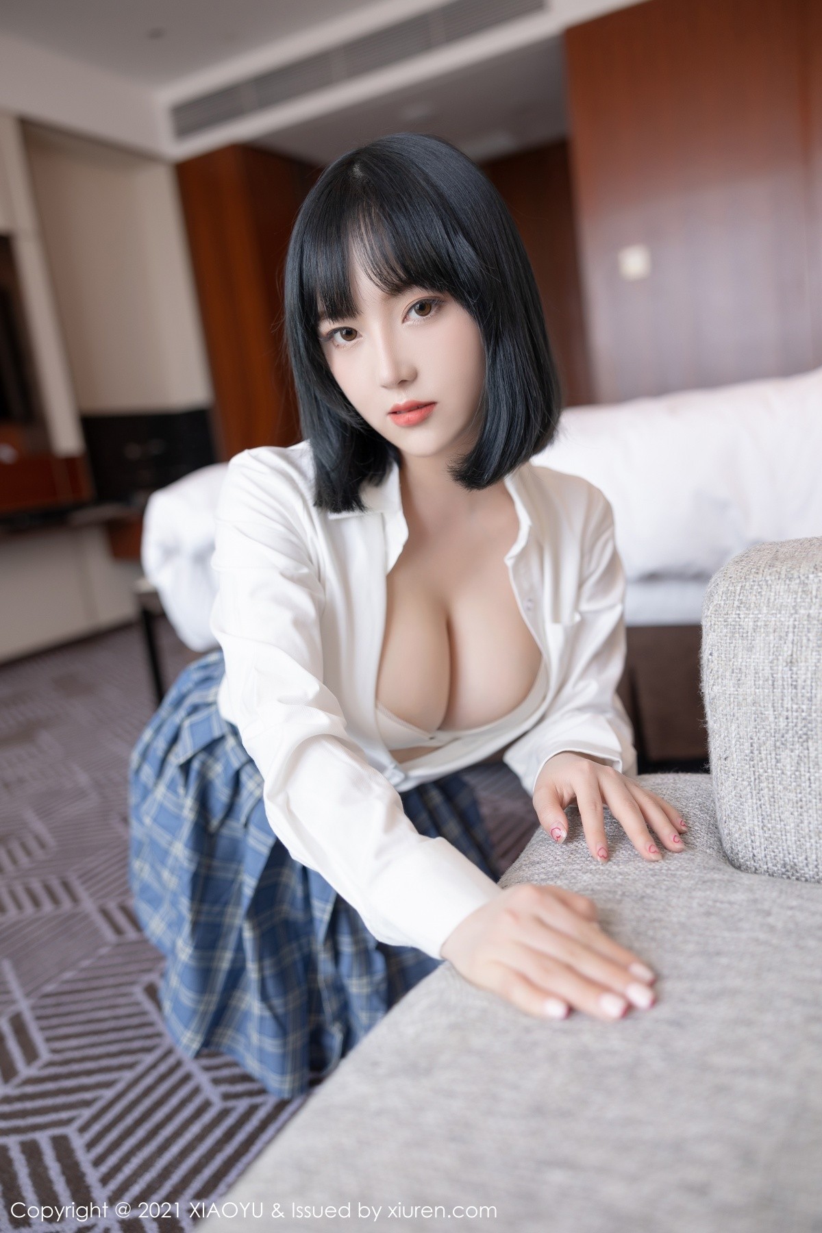 jpxgmn.cc[XiaoYu画语界]Vol.508_新人模特豆瓣酱JK制服半脱露粉色内裤秀浑圆翘臀诱惑写真56P