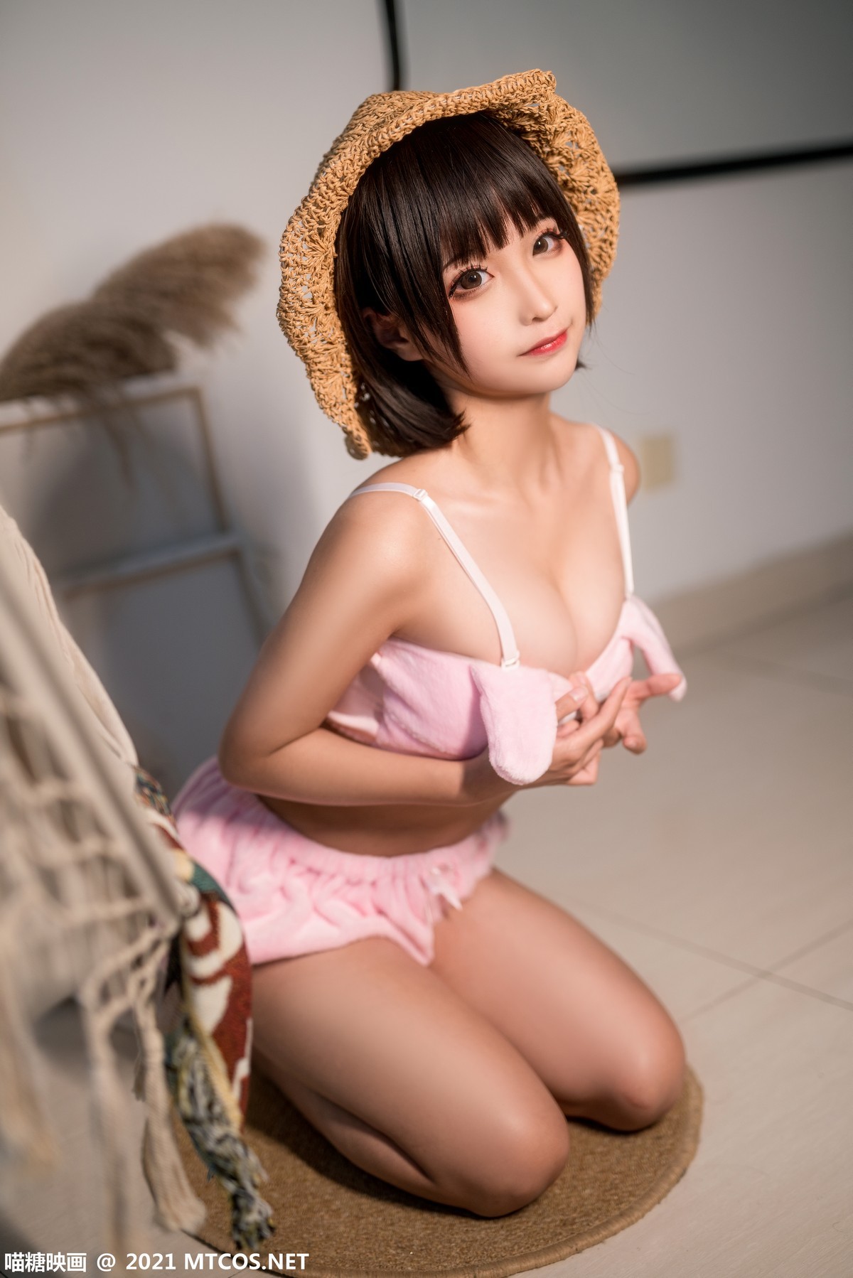 jpxgmn.cc[喵糖映画]Vol.383_草帽美少女私房粉色性感佩蒂睡衣秀完美身材迷人诱惑写真20P