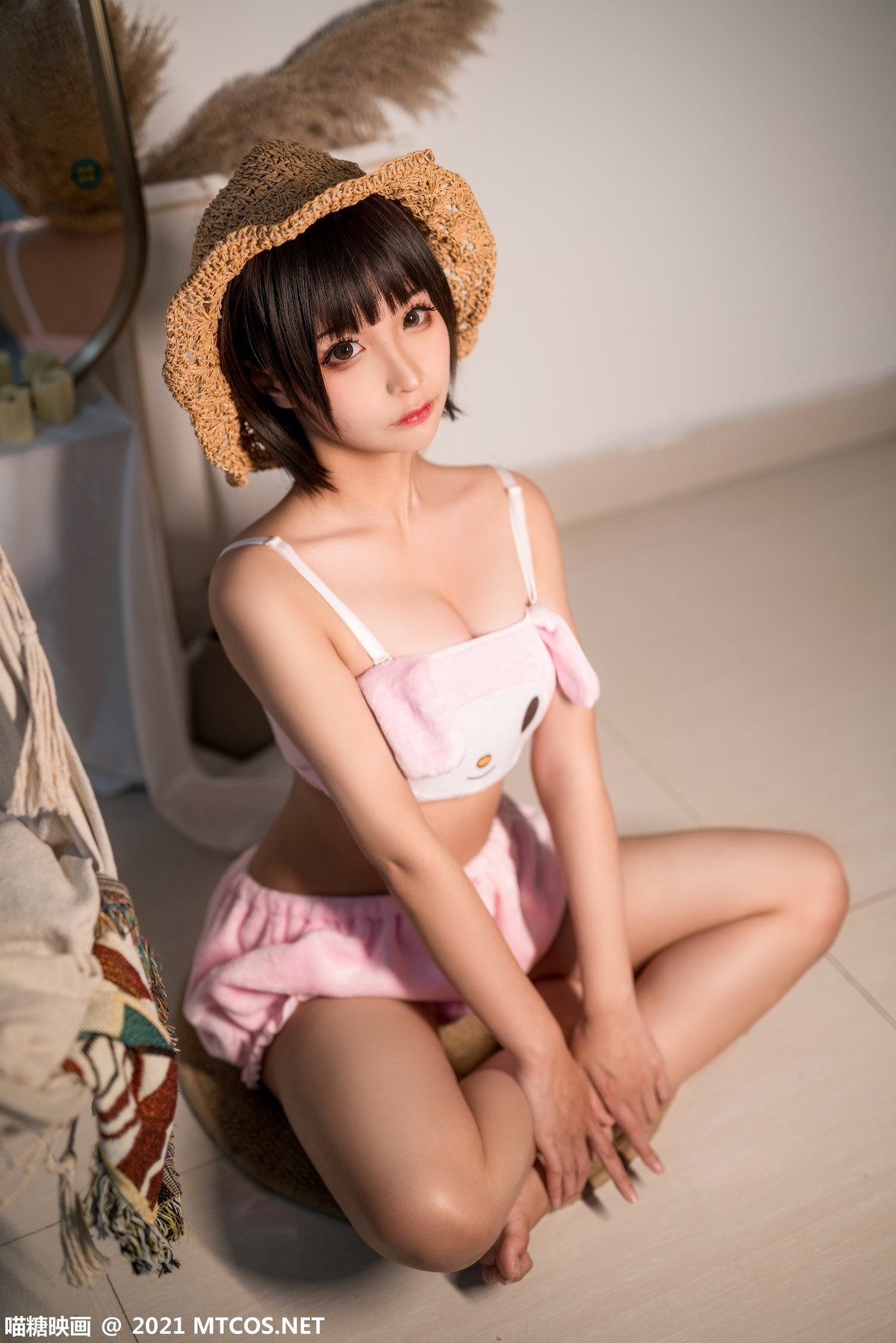 jpxgmn.cc[喵糖映画]Vol.383_草帽美少女私房粉色性感佩蒂睡衣秀完美身材迷人诱惑写真20P