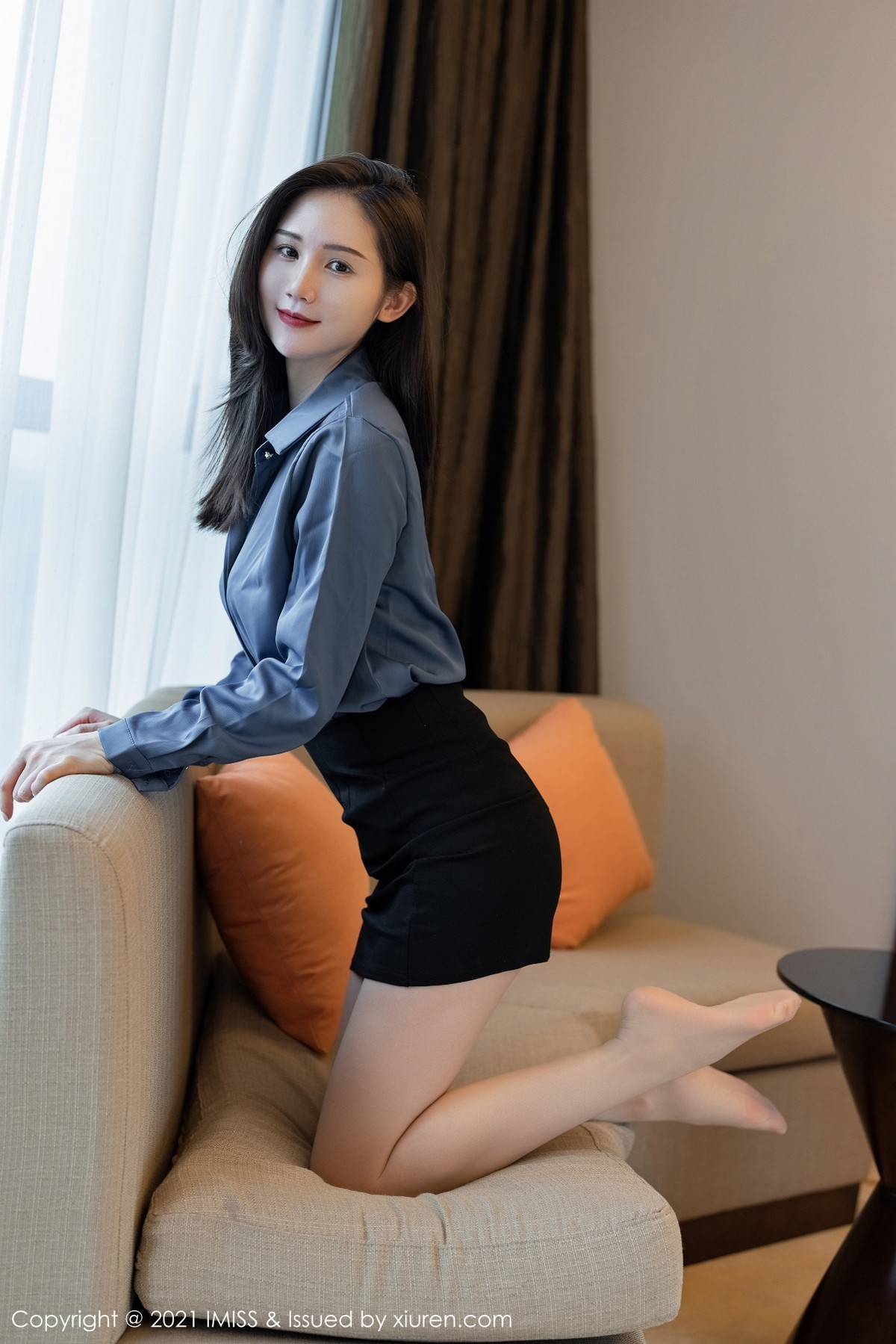jpxgmn.cc[IMISS爱蜜社]Vol.577_气质女神SISY思都市OL主题私房半脱露性感内衣完美诱惑写真57P