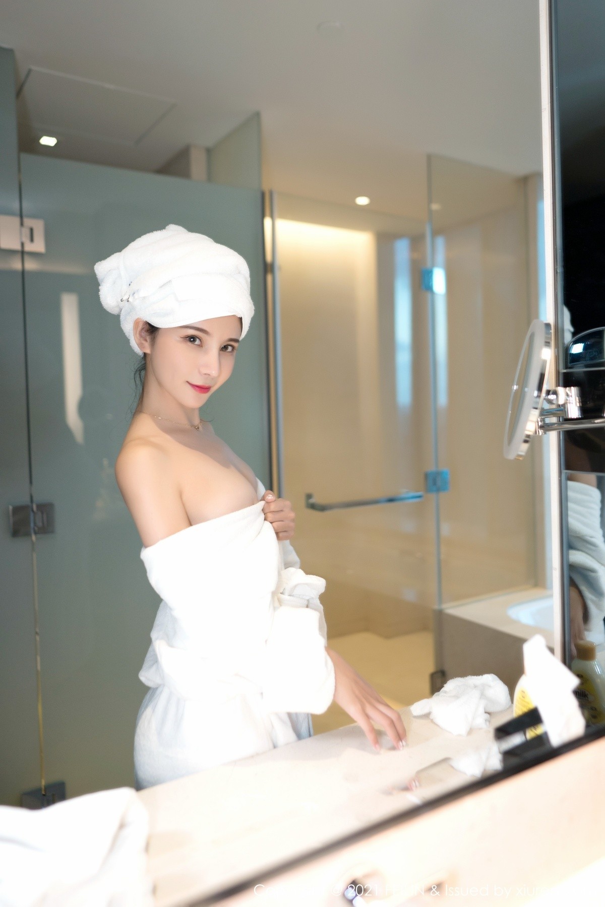 jpxgmn.cc[FeiLin嗲囡囡]VOL.289_嫩模小蛮妖Yummy私房浴室真空浴袍+床上蕾丝内衣完美诱惑写真50P