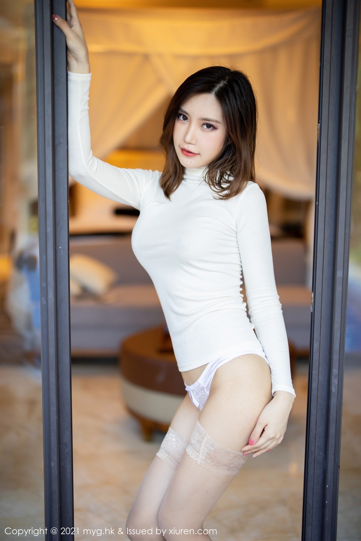 jpxgmn.cc[MyGirl美媛馆]Vol.513_女神绮里嘉Carina心愿旅拍室外泳池蕾丝内裤配蕾丝袜诱惑写真65P