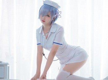 Vol.387_蕾姆护士青春美女私人性感白丝吊袜秀蜜桃臀美腿迷人骚扰写真20P